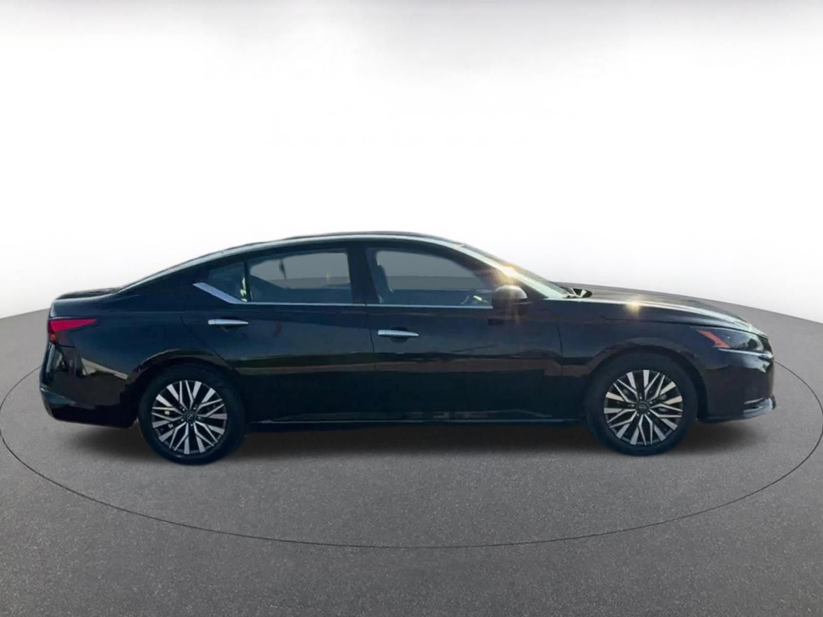 Thumbnail: 2025 Nissan Altima - 16