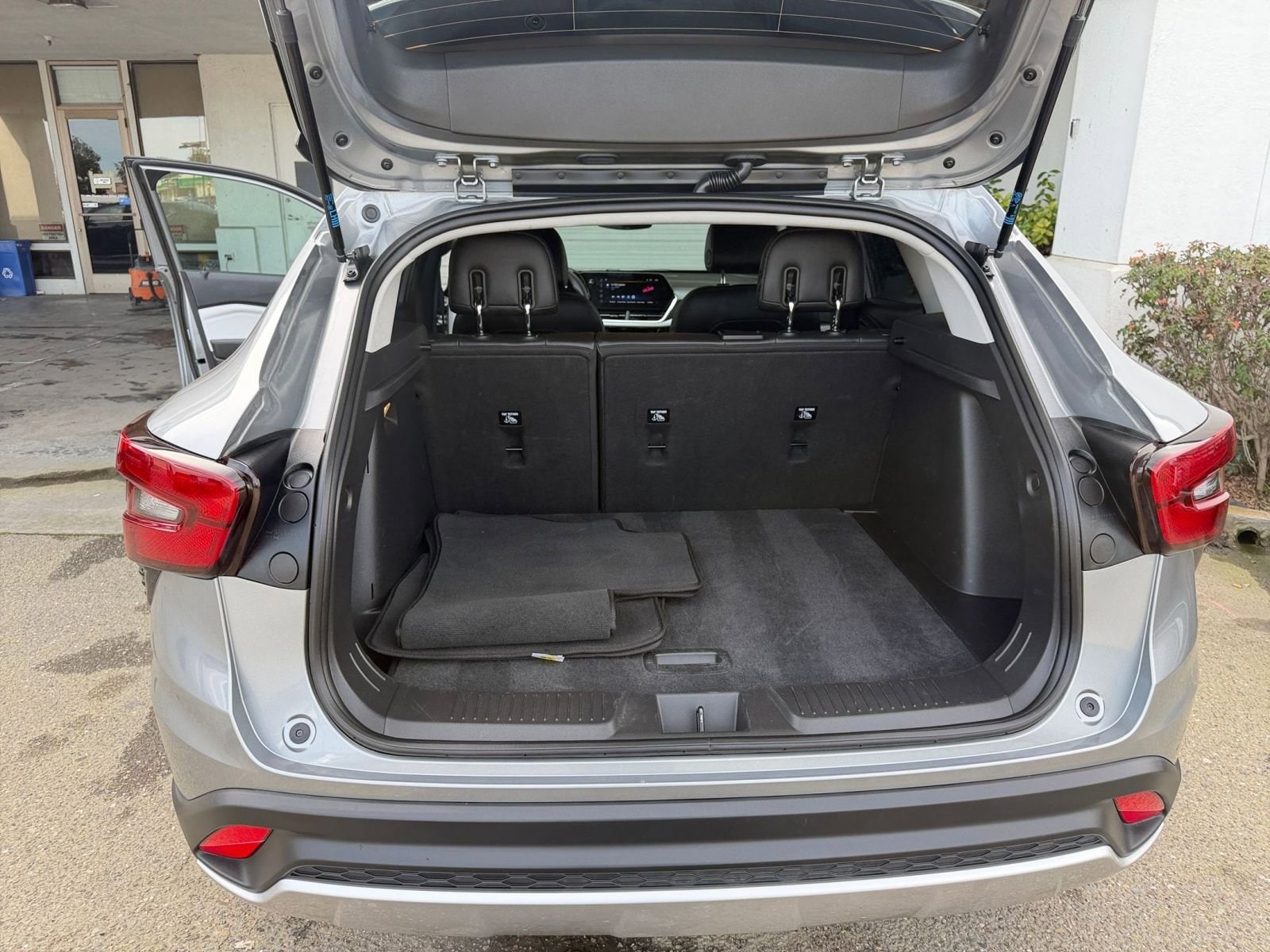 Thumbnail: 2025 Chevrolet Trax - 32