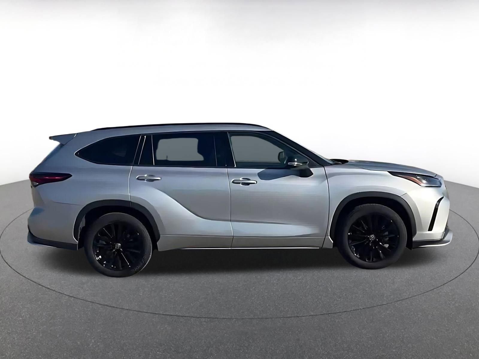 Thumbnail: 2025 Toyota Highlander - 15