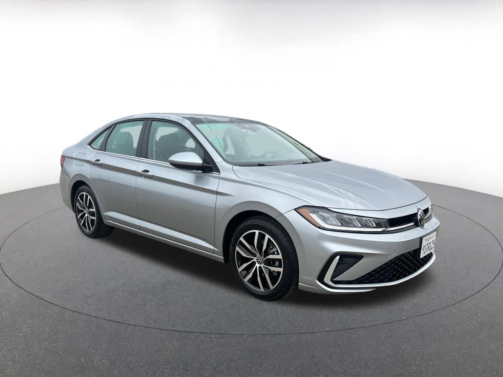 Thumbnail: 2025 Volkswagen Jetta - 1