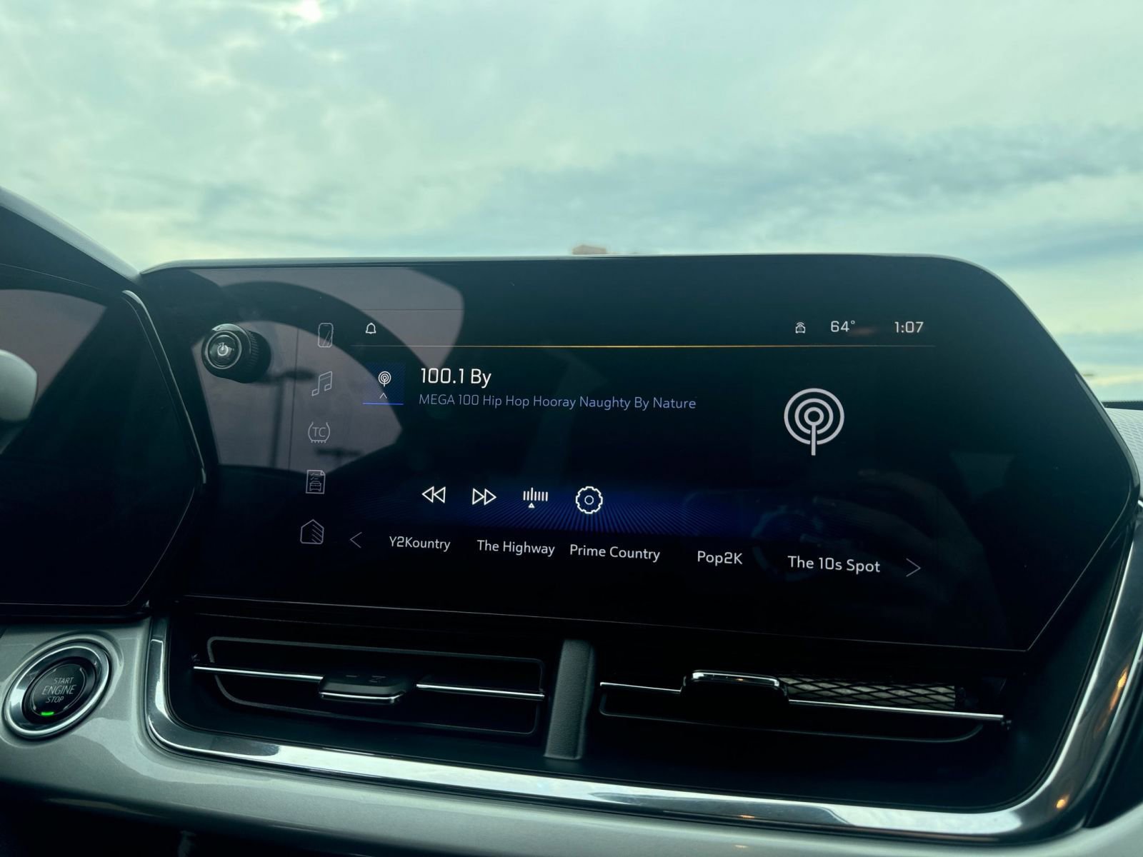 Thumbnail: 2025 Chevrolet Trax - 21