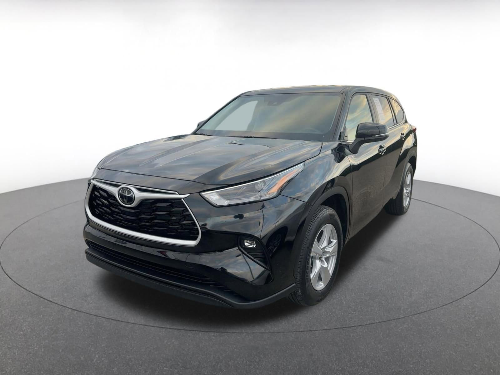 Thumbnail: 2025 Toyota Highlander - 2