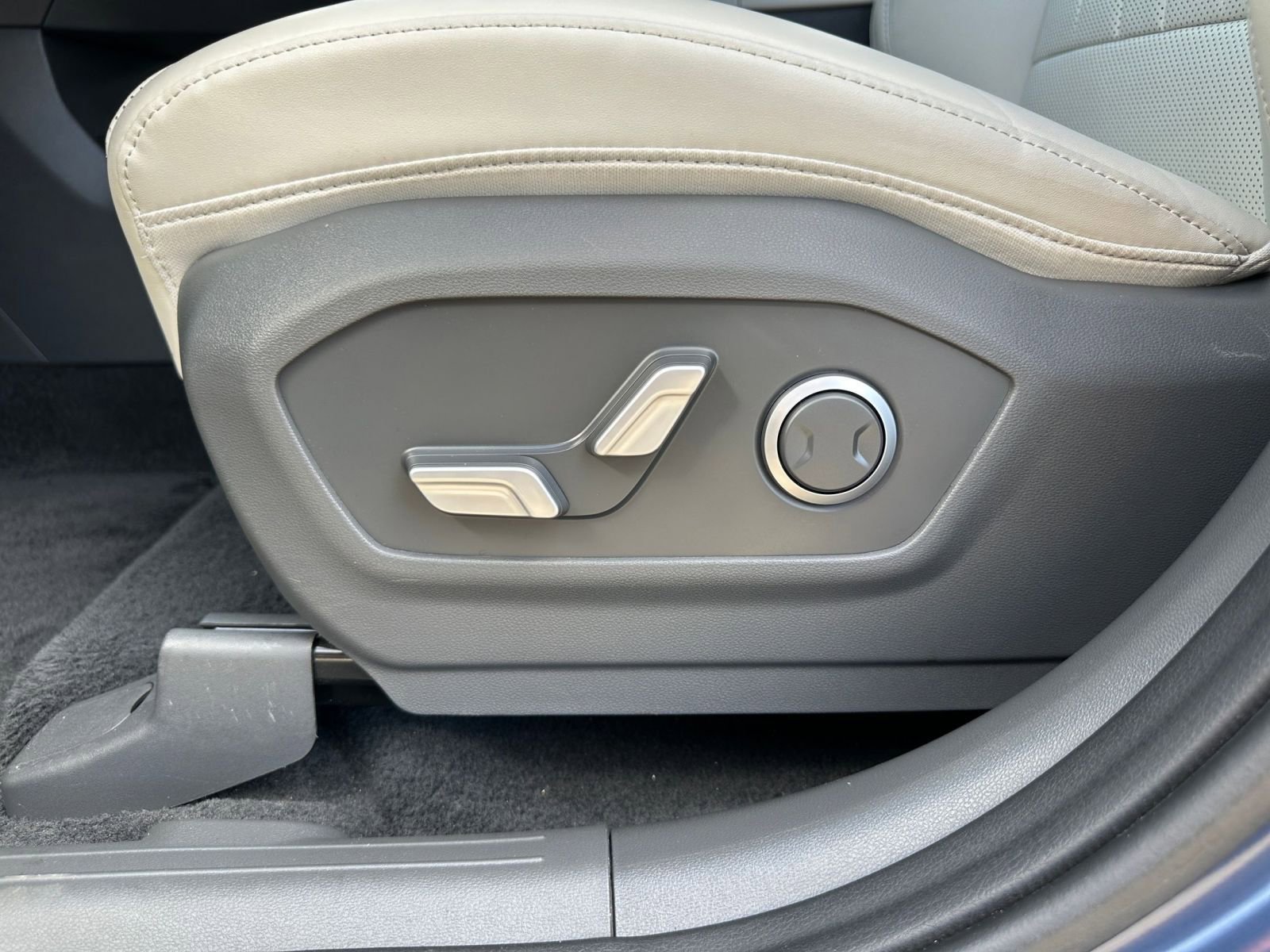 Thumbnail: 2025 Hyundai Santa Fe - 23