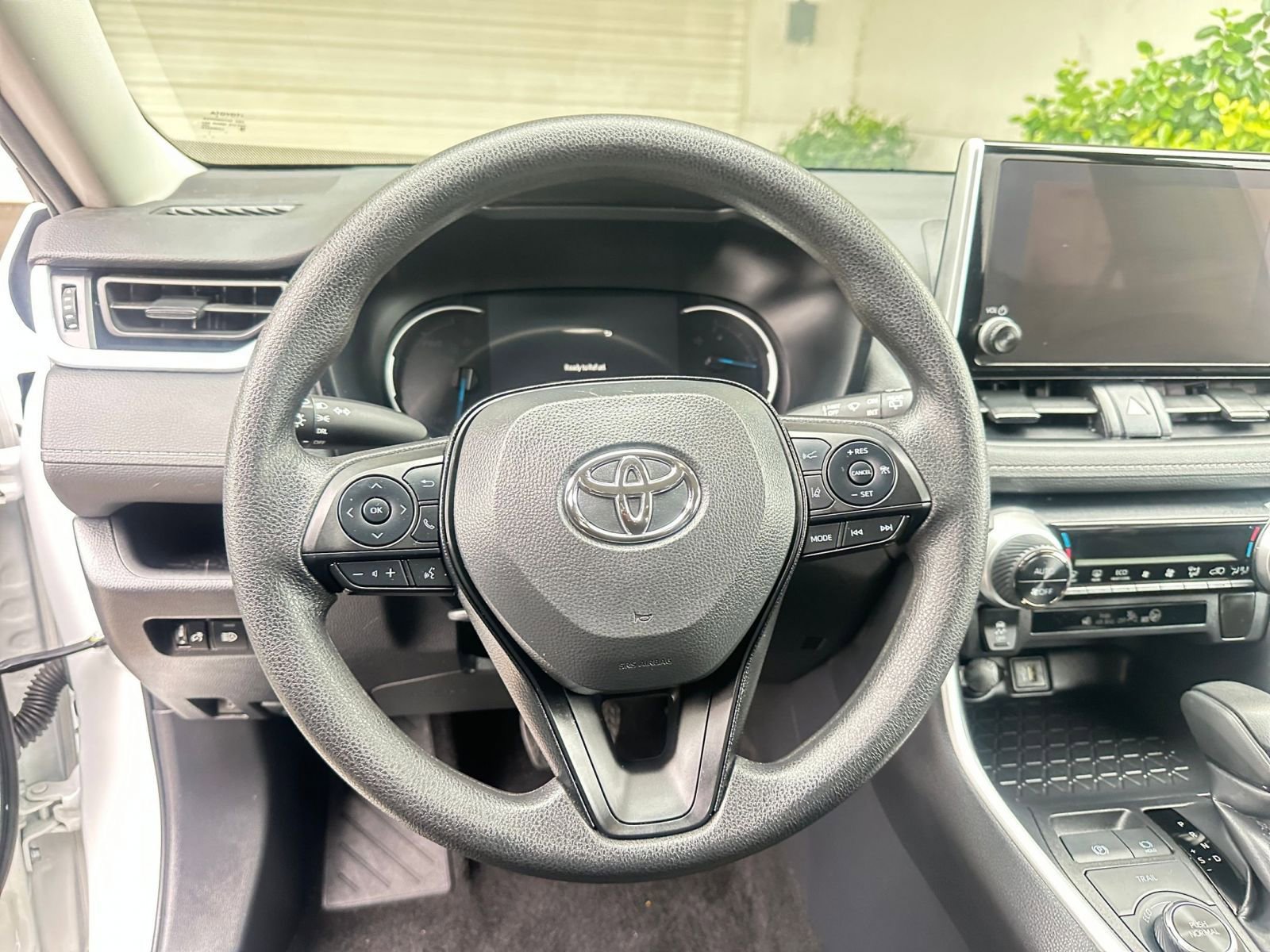 Thumbnail: 2025 Toyota RAV4 - 28