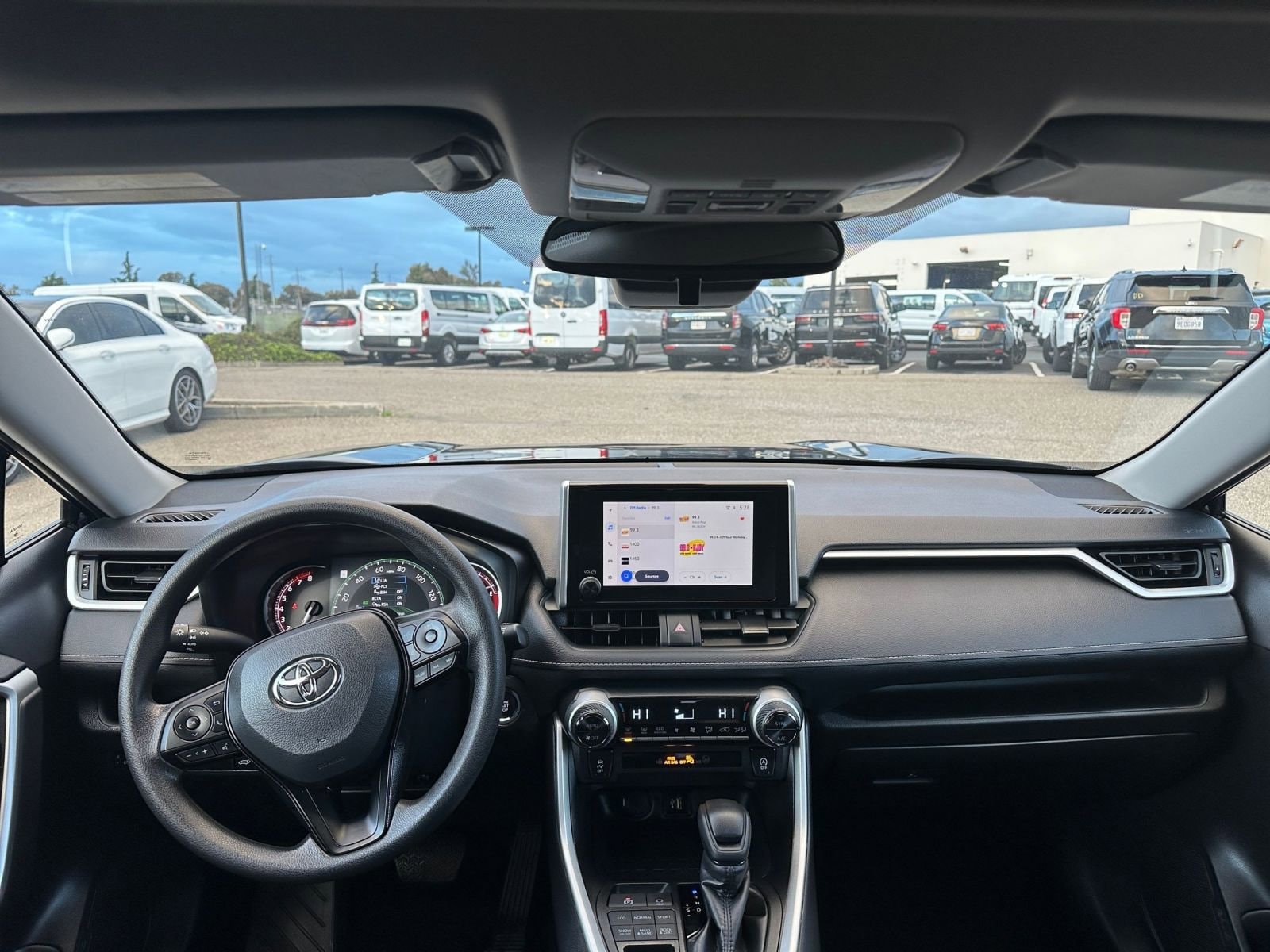 Thumbnail: 2025 Toyota RAV4 - 34