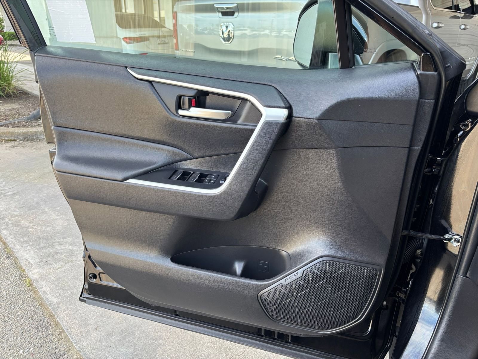 Thumbnail: 2025 Toyota RAV4 - 18