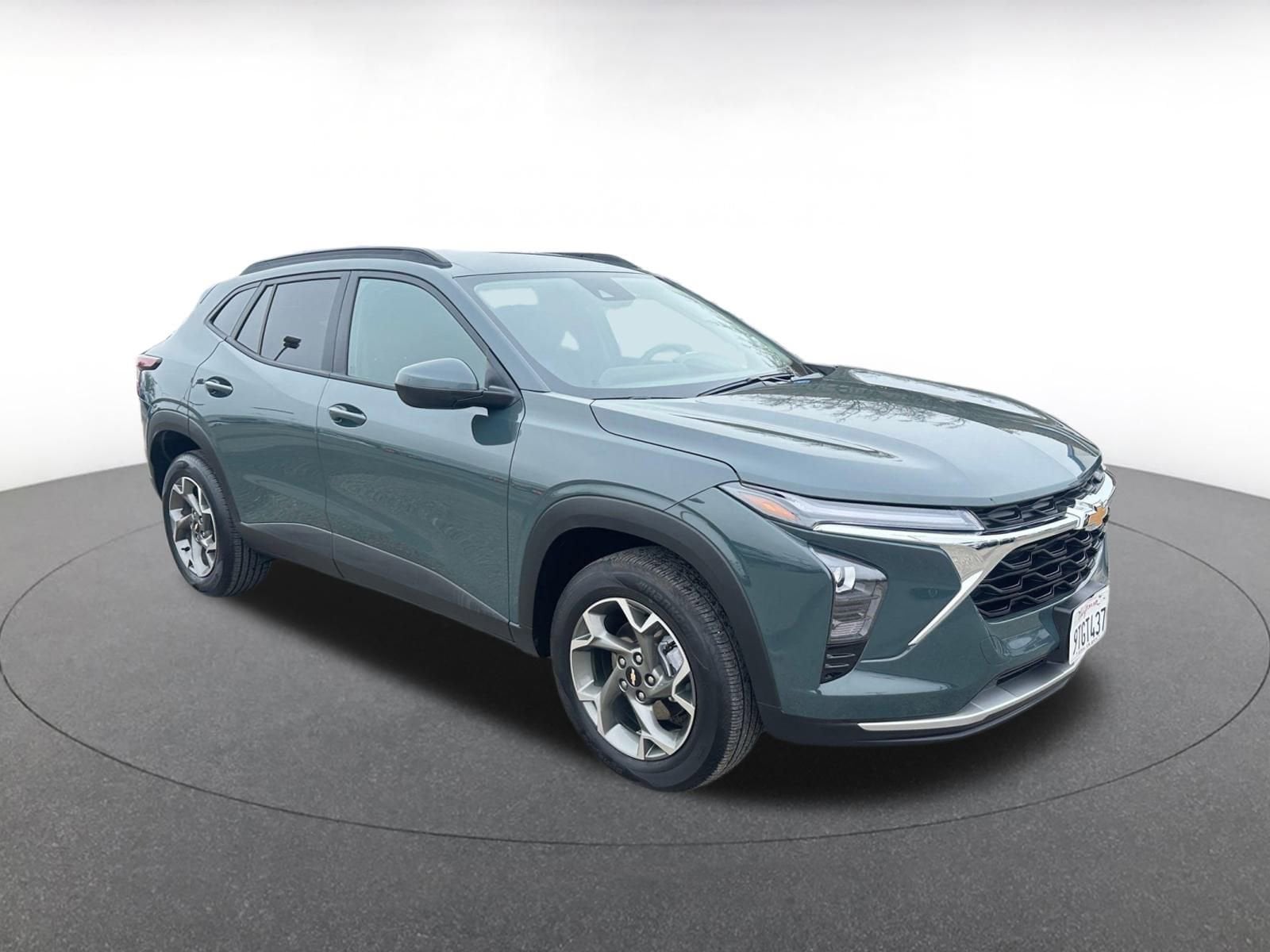 Thumbnail: 2025 Chevrolet Trax - 1