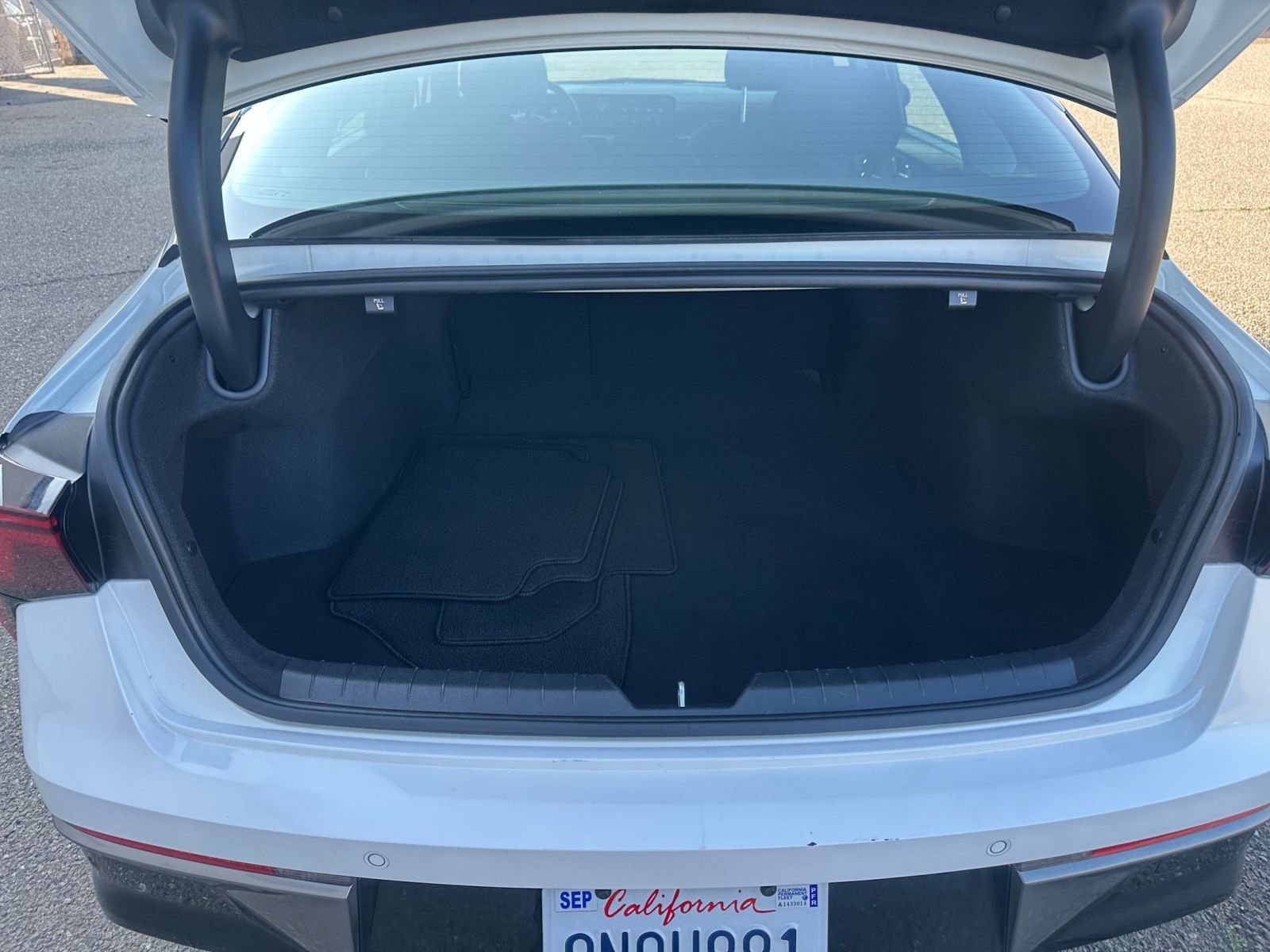 Thumbnail: 2025 Kia K5 - 32