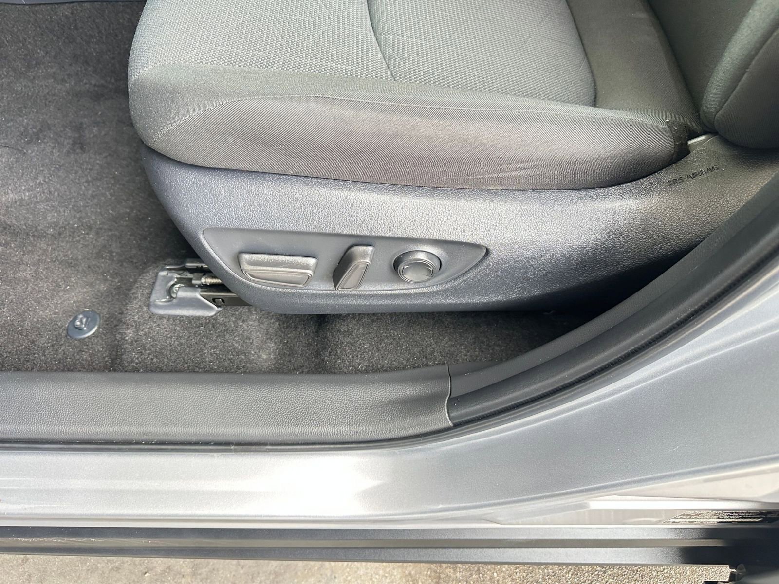 Thumbnail: 2025 Toyota RAV4 - 23