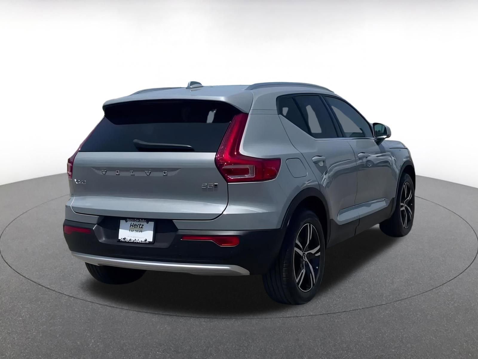 Thumbnail: 2024 Volvo XC40 - 13