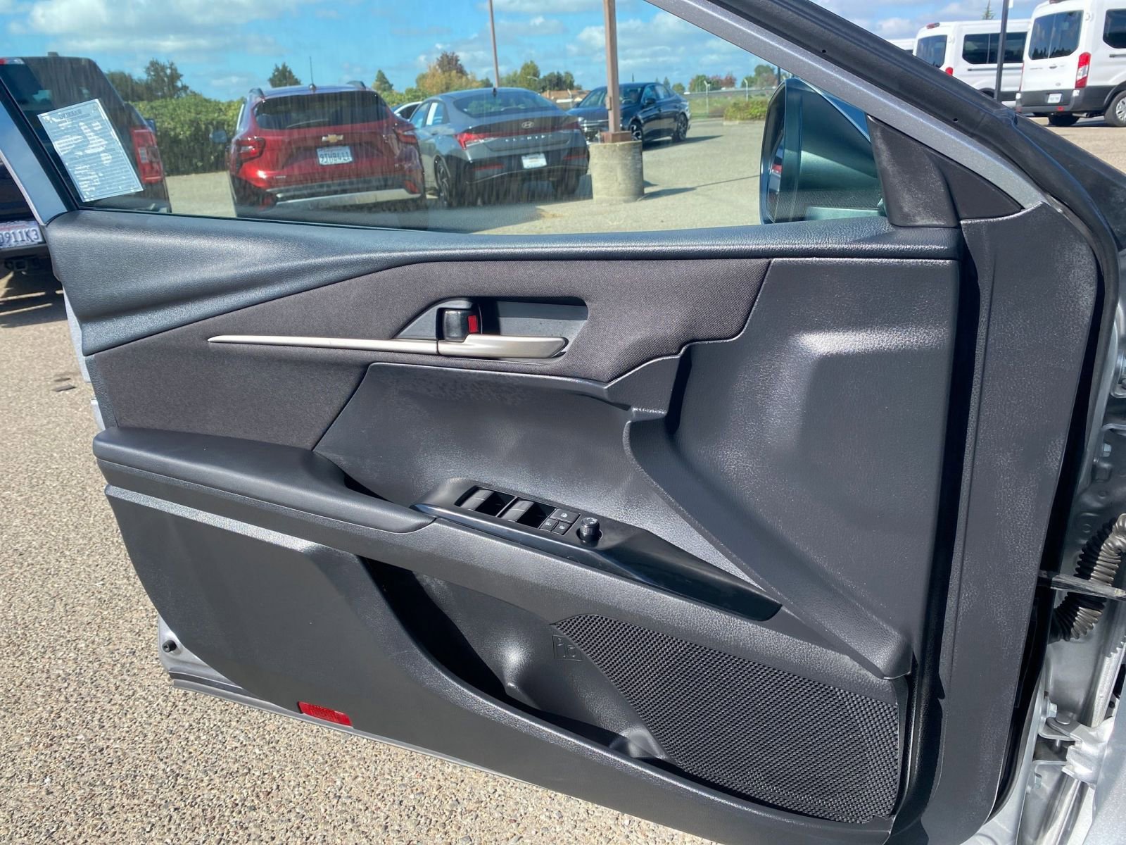 Thumbnail: 2025 Toyota Camry - 20