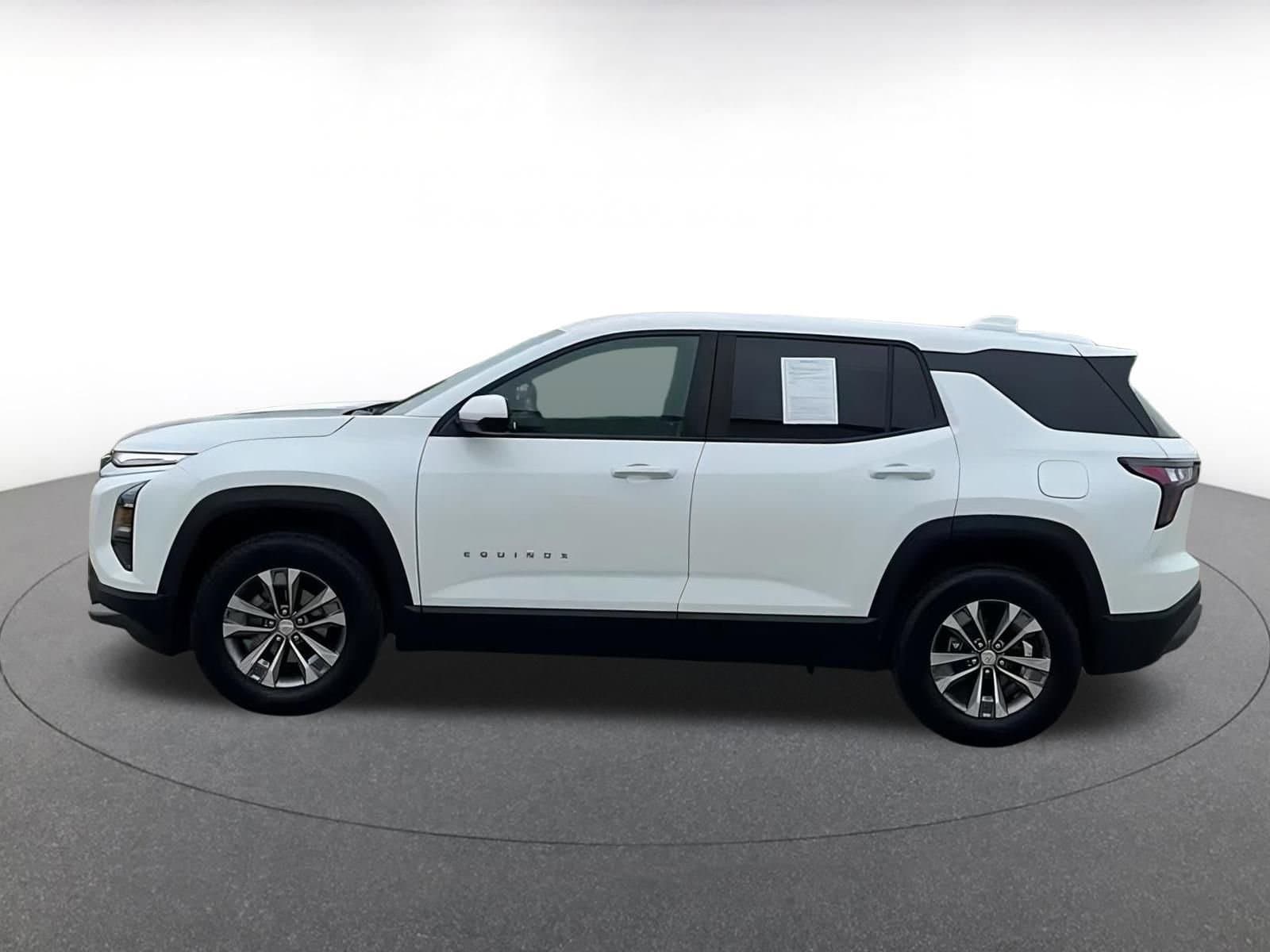 Thumbnail: 2025 Chevrolet Equinox - 10