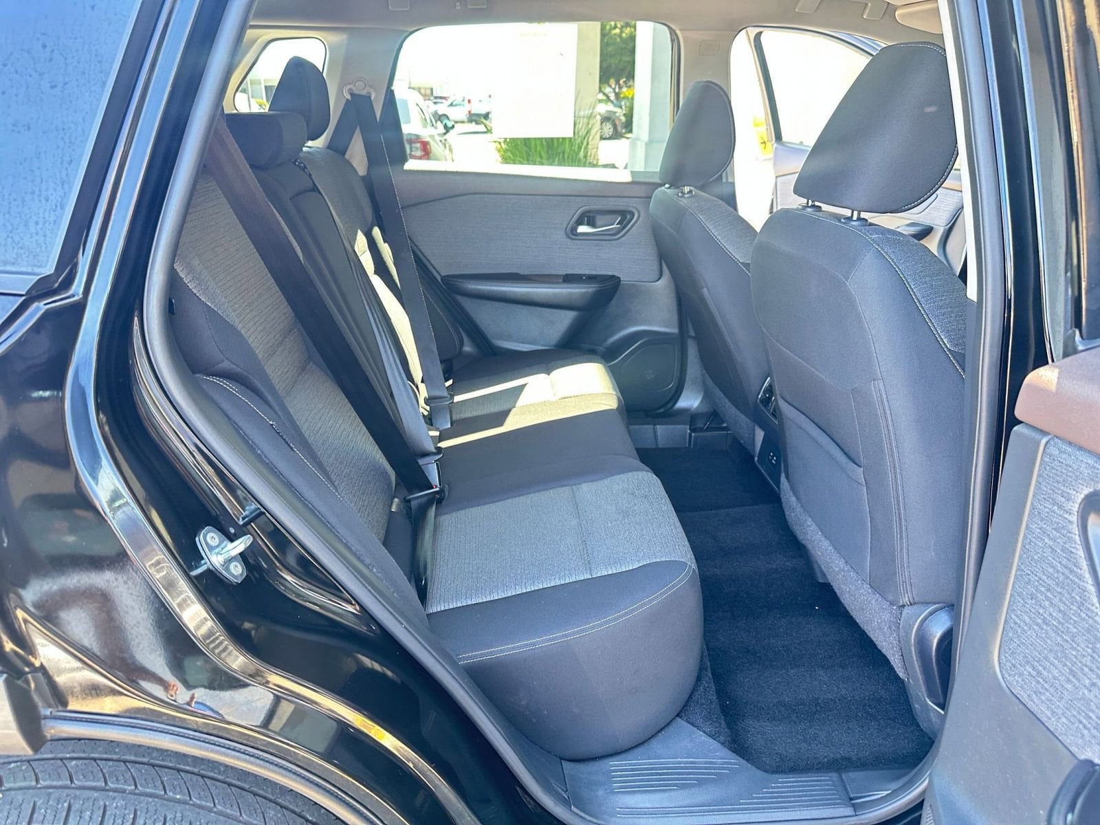 2023 Nissan Rogue SV 26