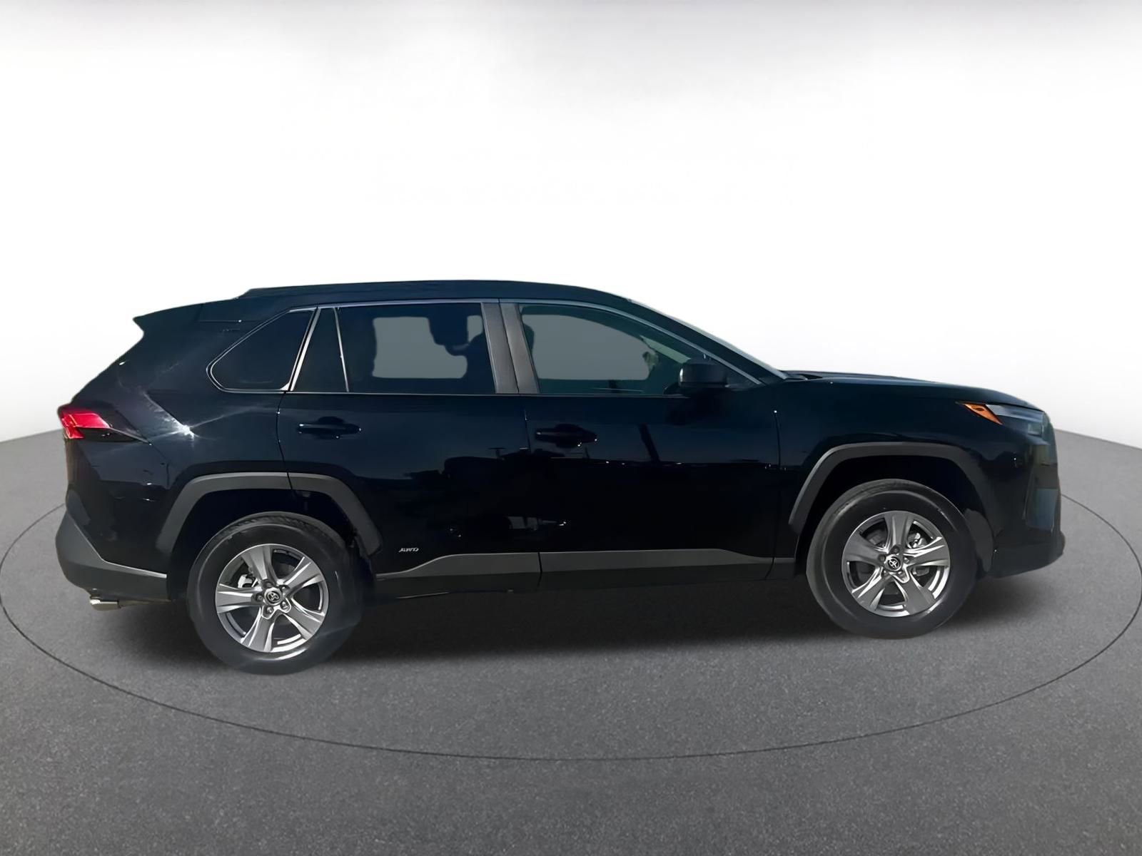 Thumbnail: 2025 Toyota RAV4 - 15