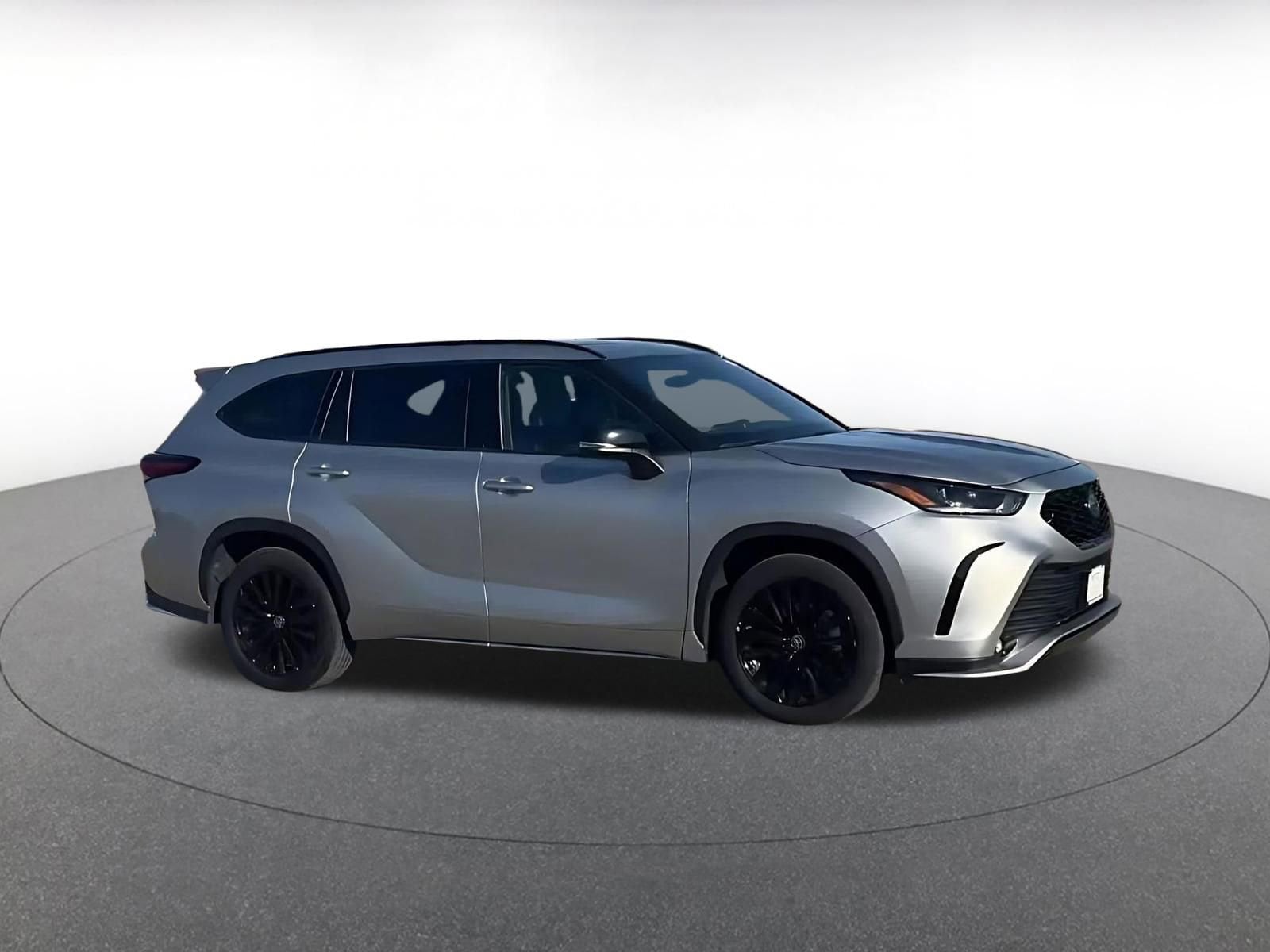 Thumbnail: 2025 Toyota Highlander - 2