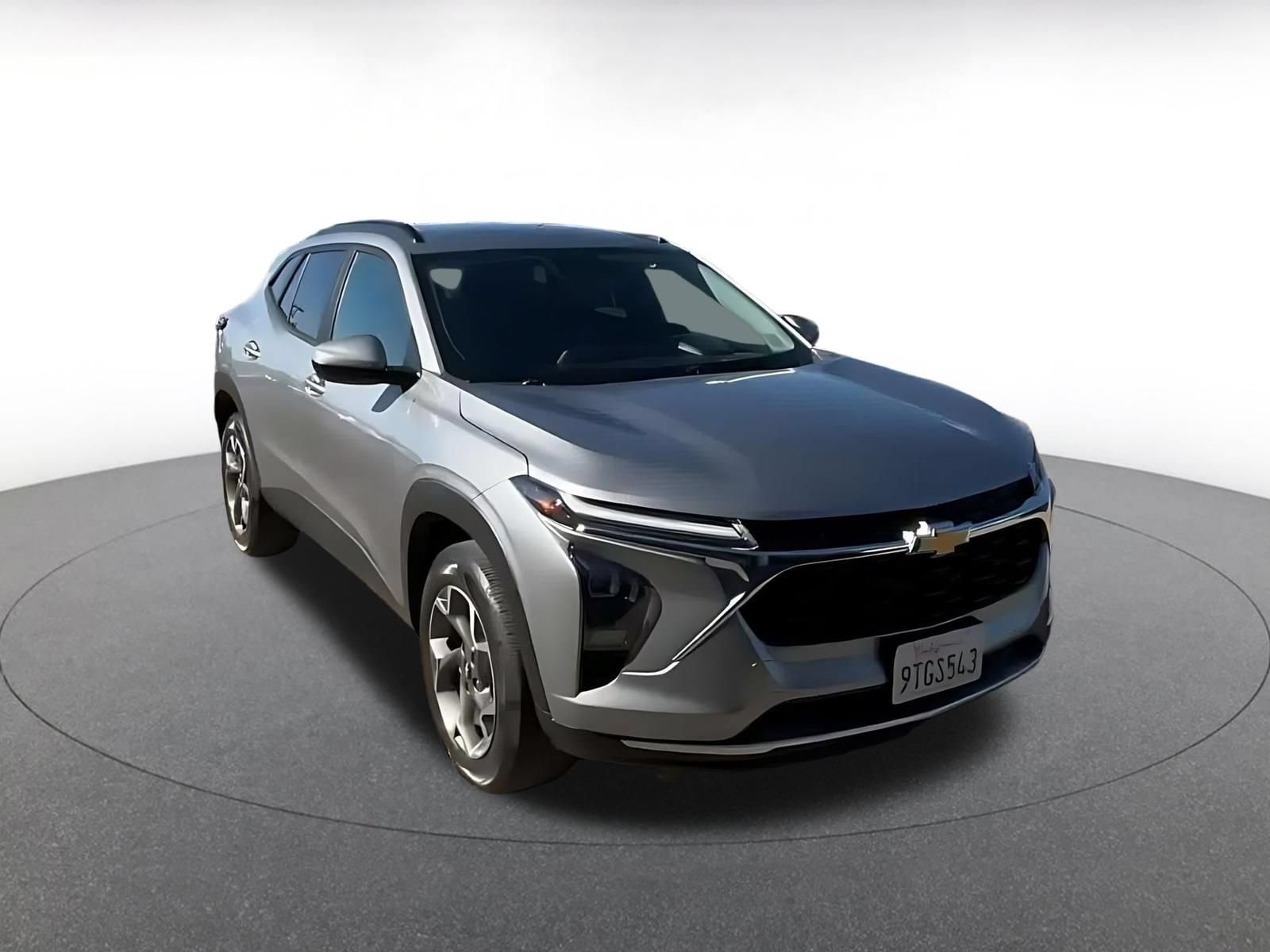 Thumbnail: 2025 Chevrolet Trax - 3