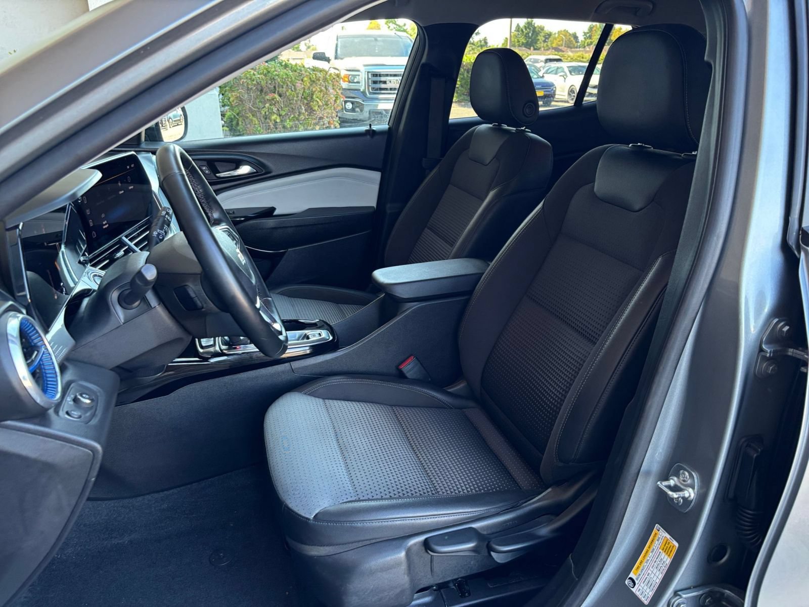 Thumbnail: 2025 Chevrolet Trax - 35