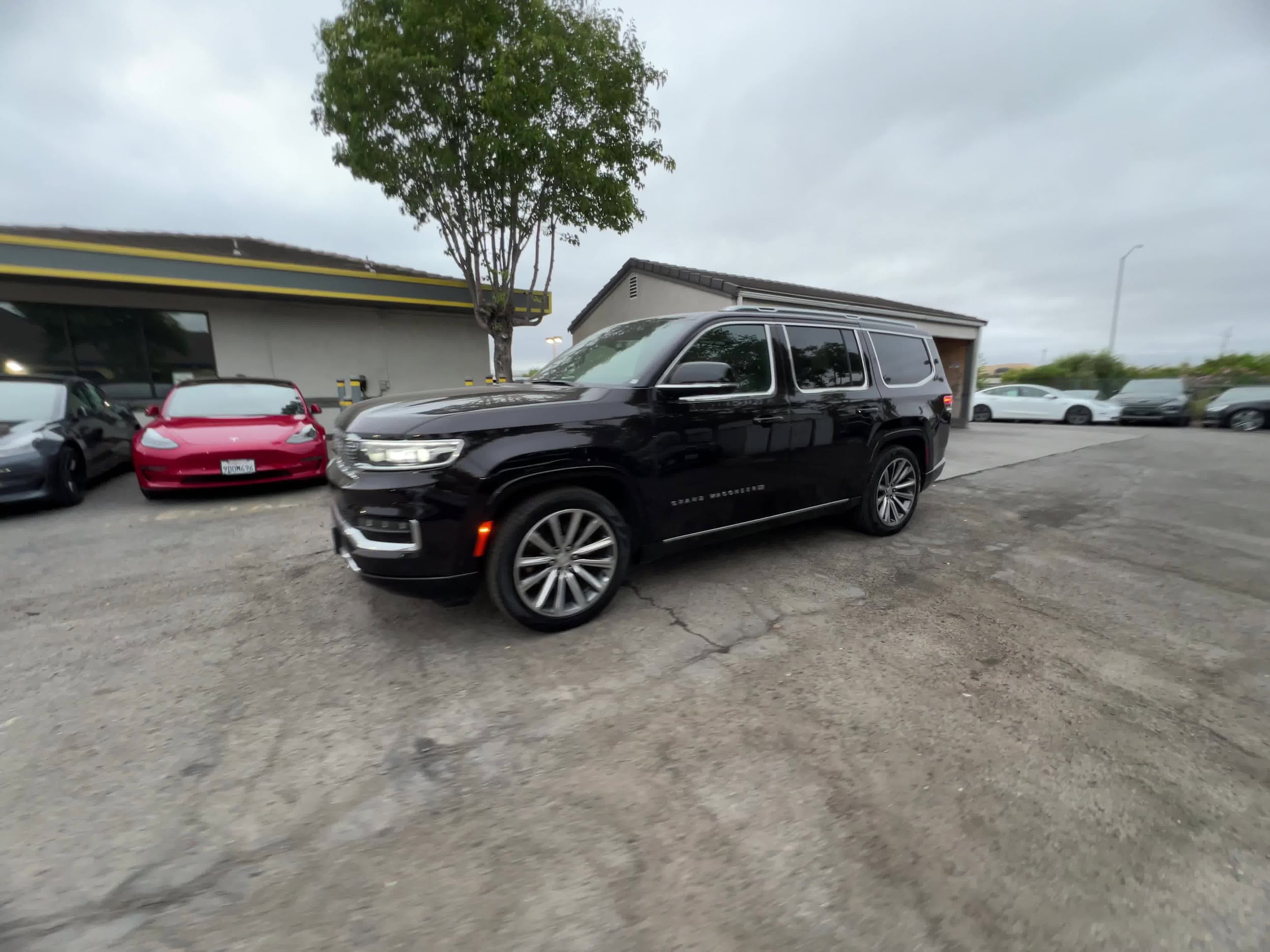 2023 Jeep Grand Wagoneer Series II 7