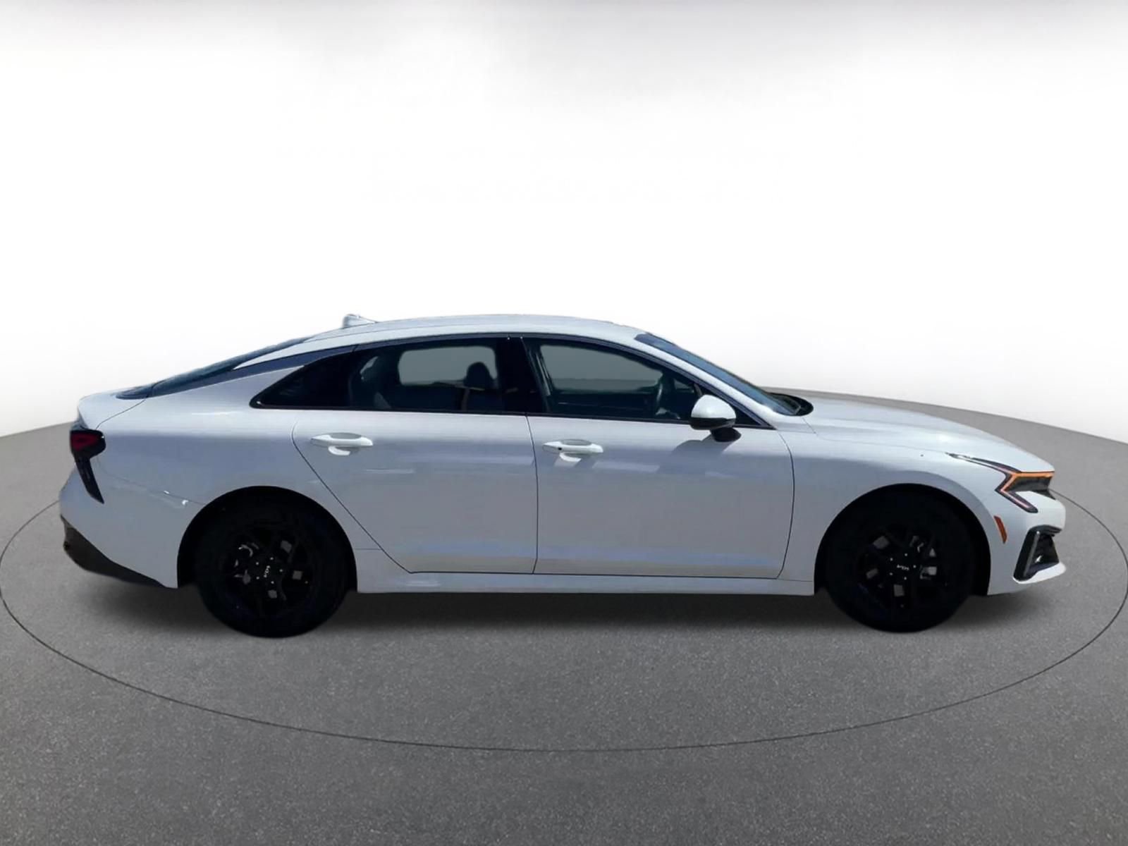 Thumbnail: 2025 Kia K5 - 16