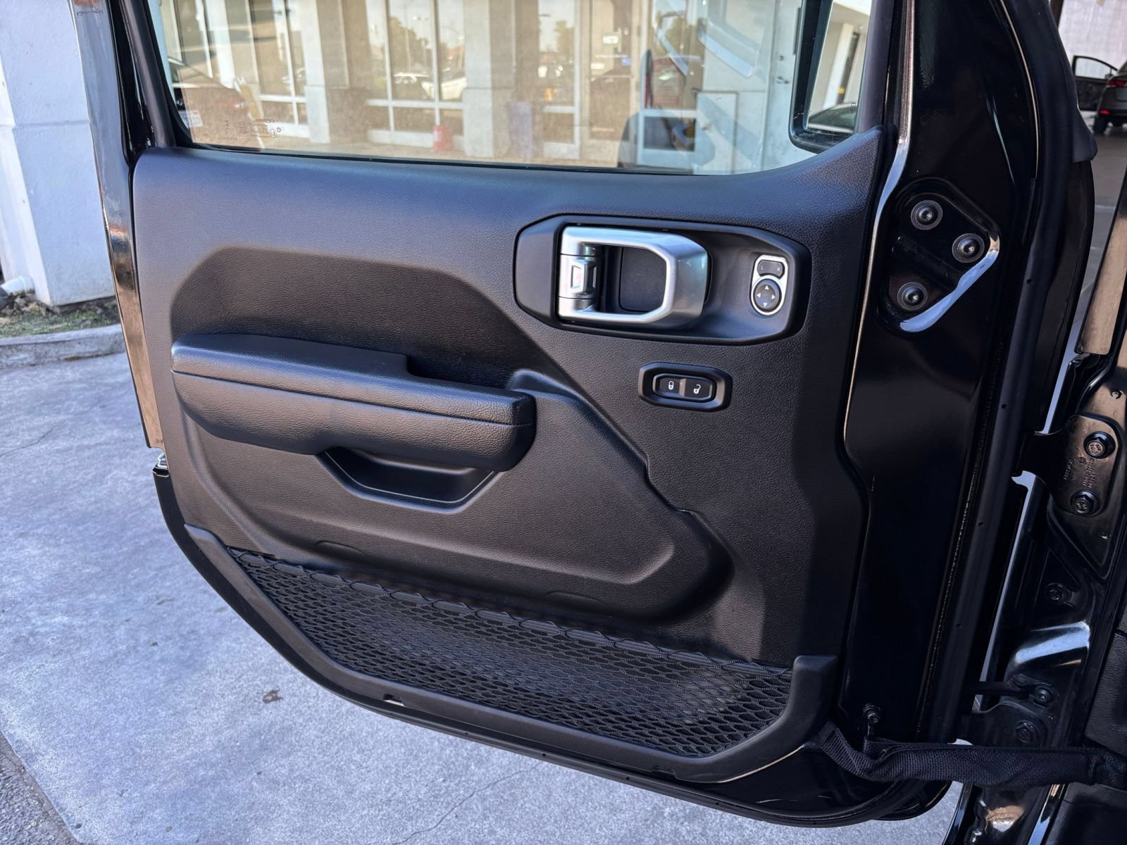 Thumbnail: 2025 Jeep Wrangler - 18