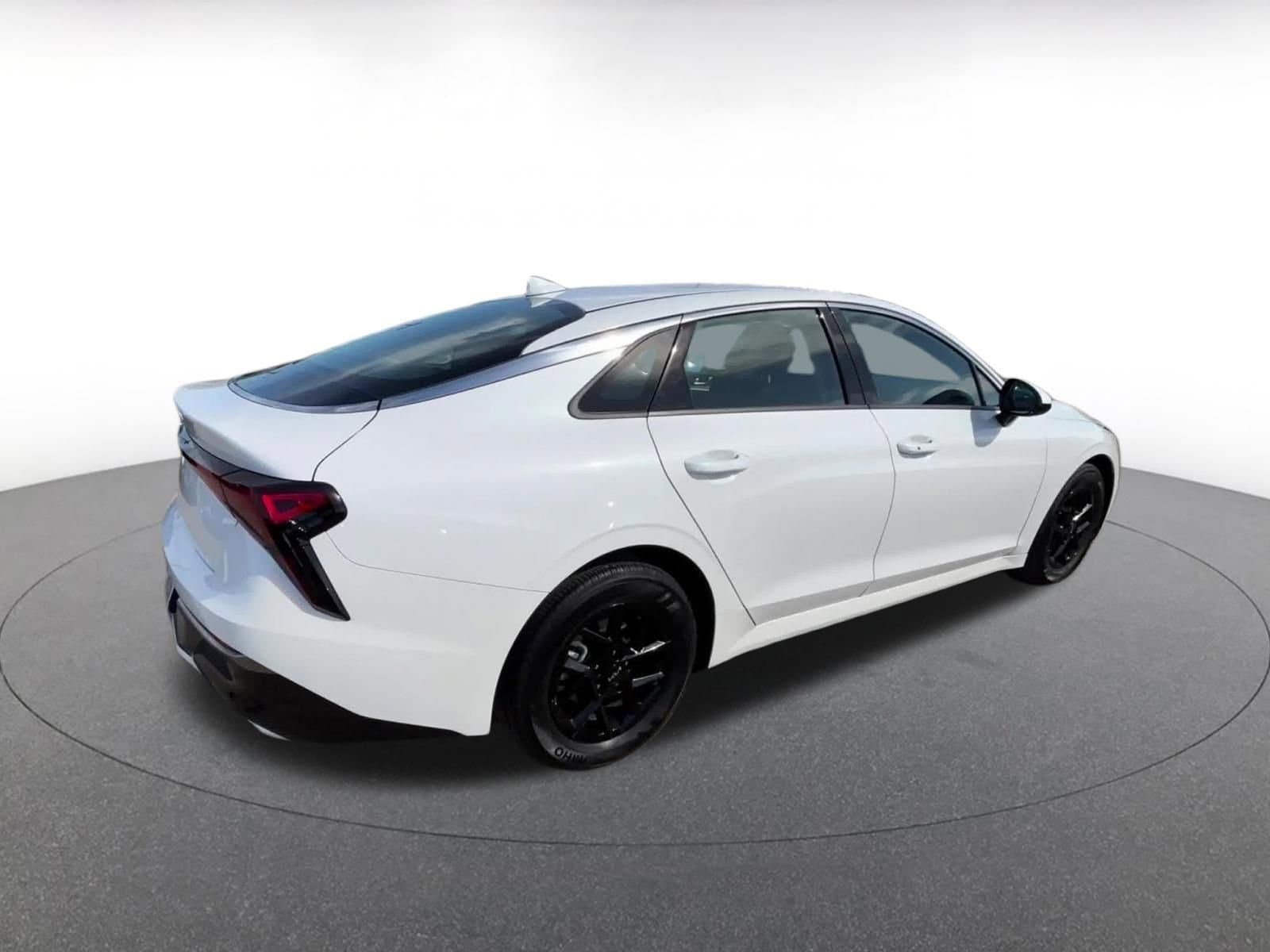 Thumbnail: 2025 Kia K5 - 15