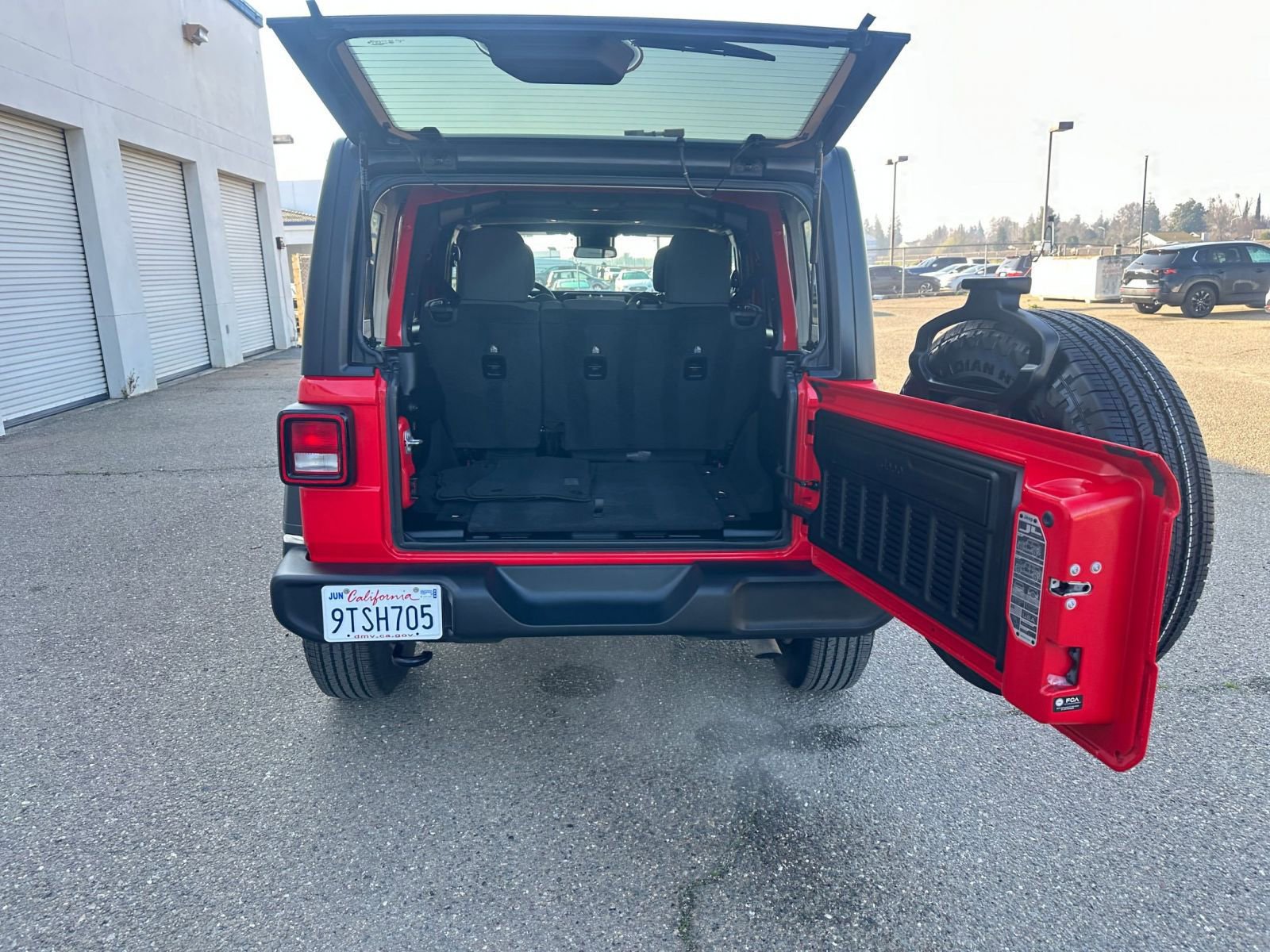 Thumbnail: 2025 Jeep Wrangler - 31