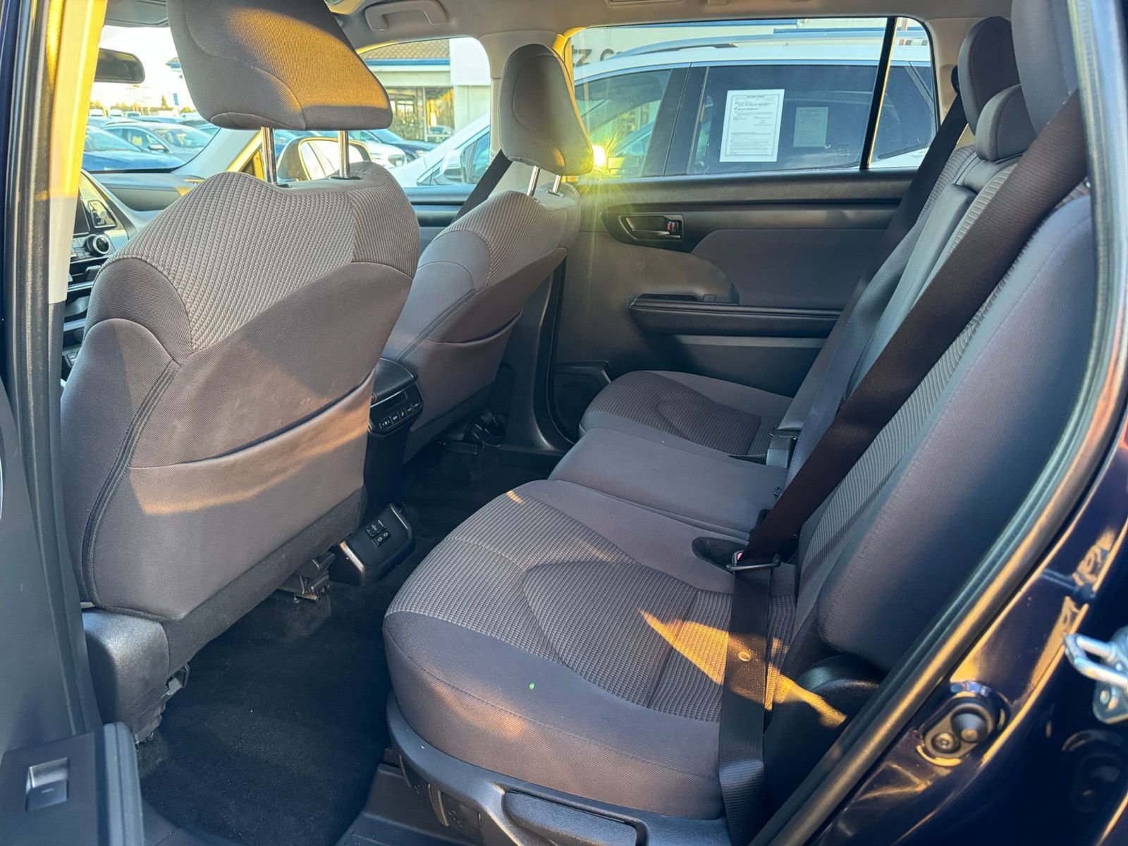 Thumbnail: 2025 Toyota Highlander - 25