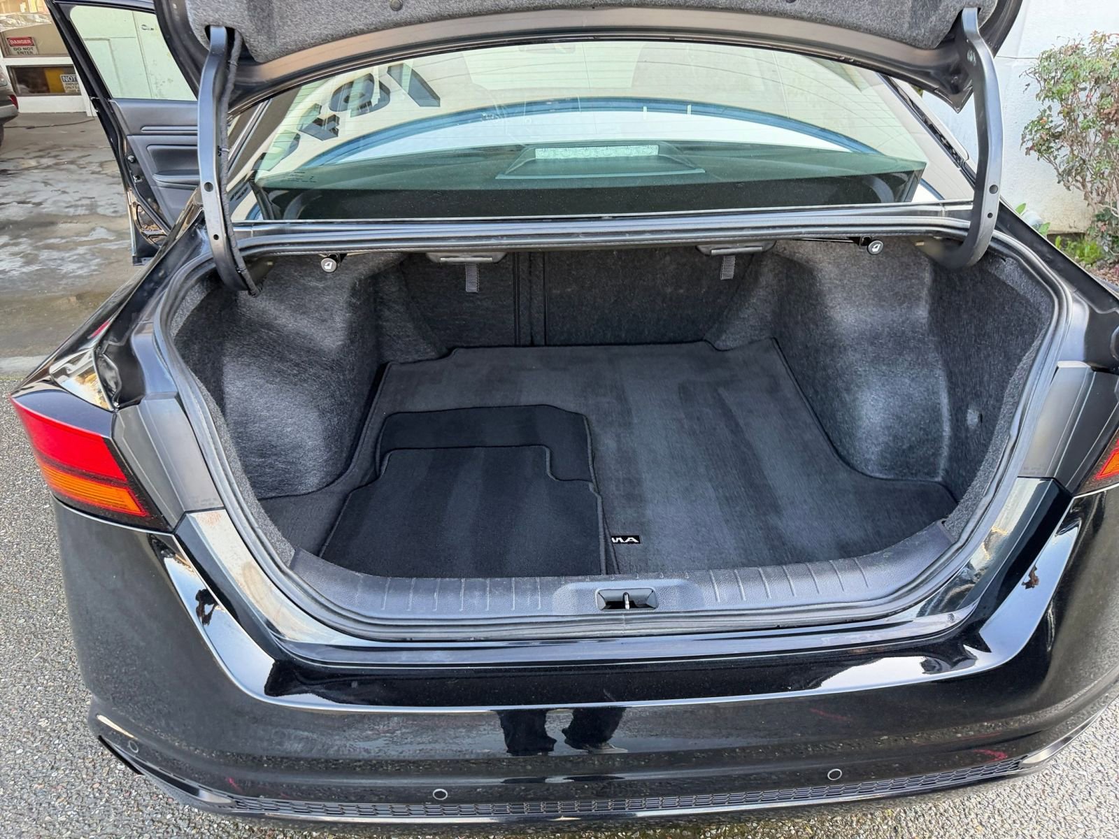 Thumbnail: 2025 Nissan Altima - 32