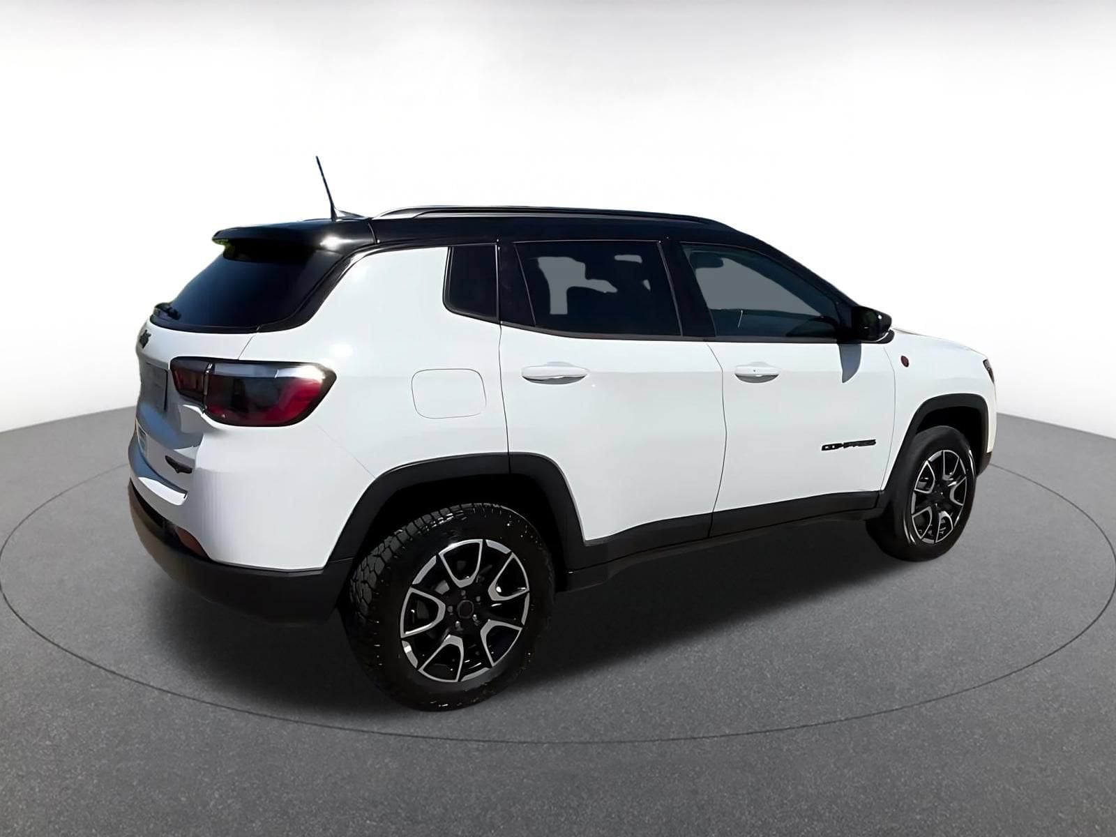 Thumbnail: 2025 Jeep Compass - 14