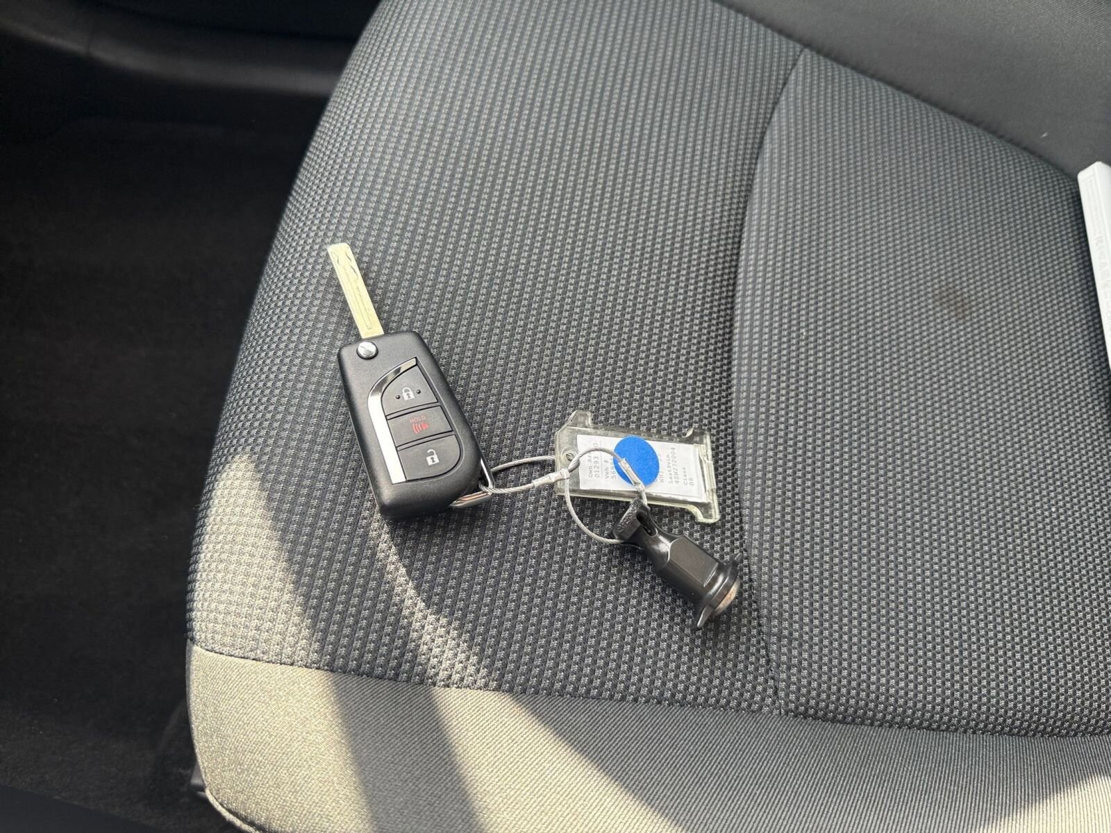 Thumbnail: 2025 Toyota RAV4 - 21