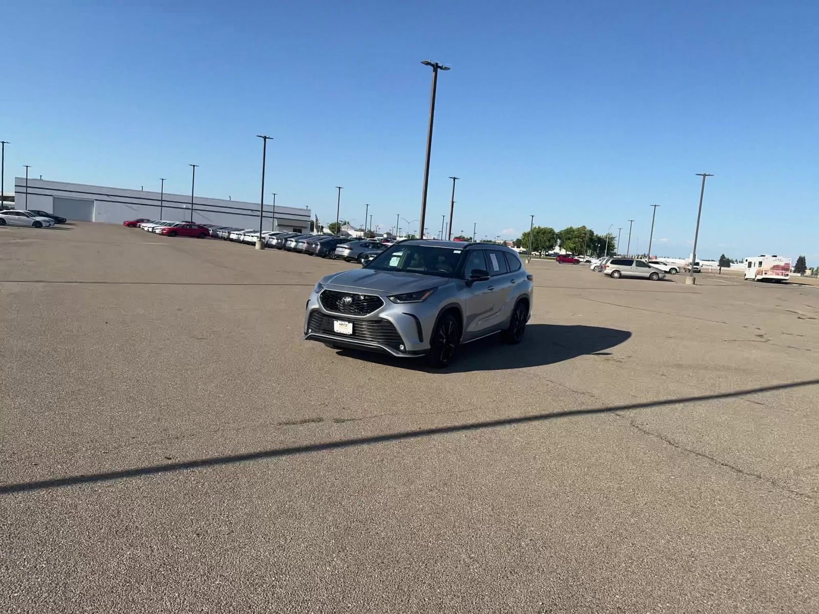 Thumbnail: 2025 Toyota Highlander - 16