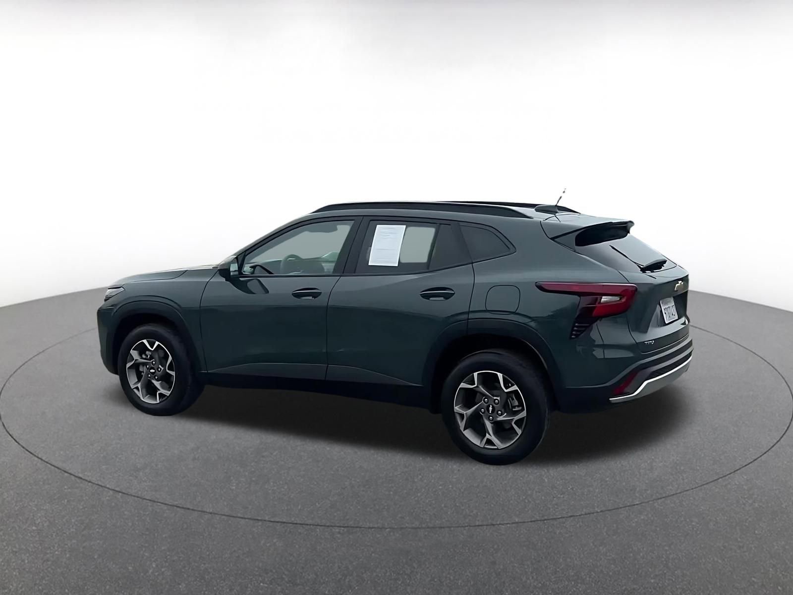 Thumbnail: 2025 Chevrolet Trax - 10