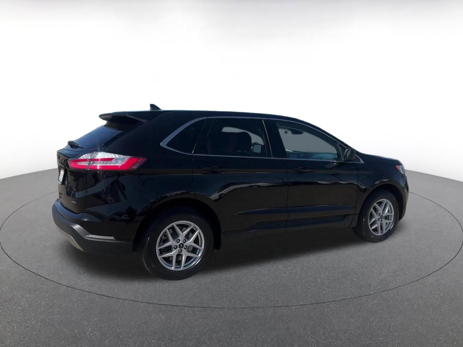 Thumbnail: 2023 Ford Edge - 15