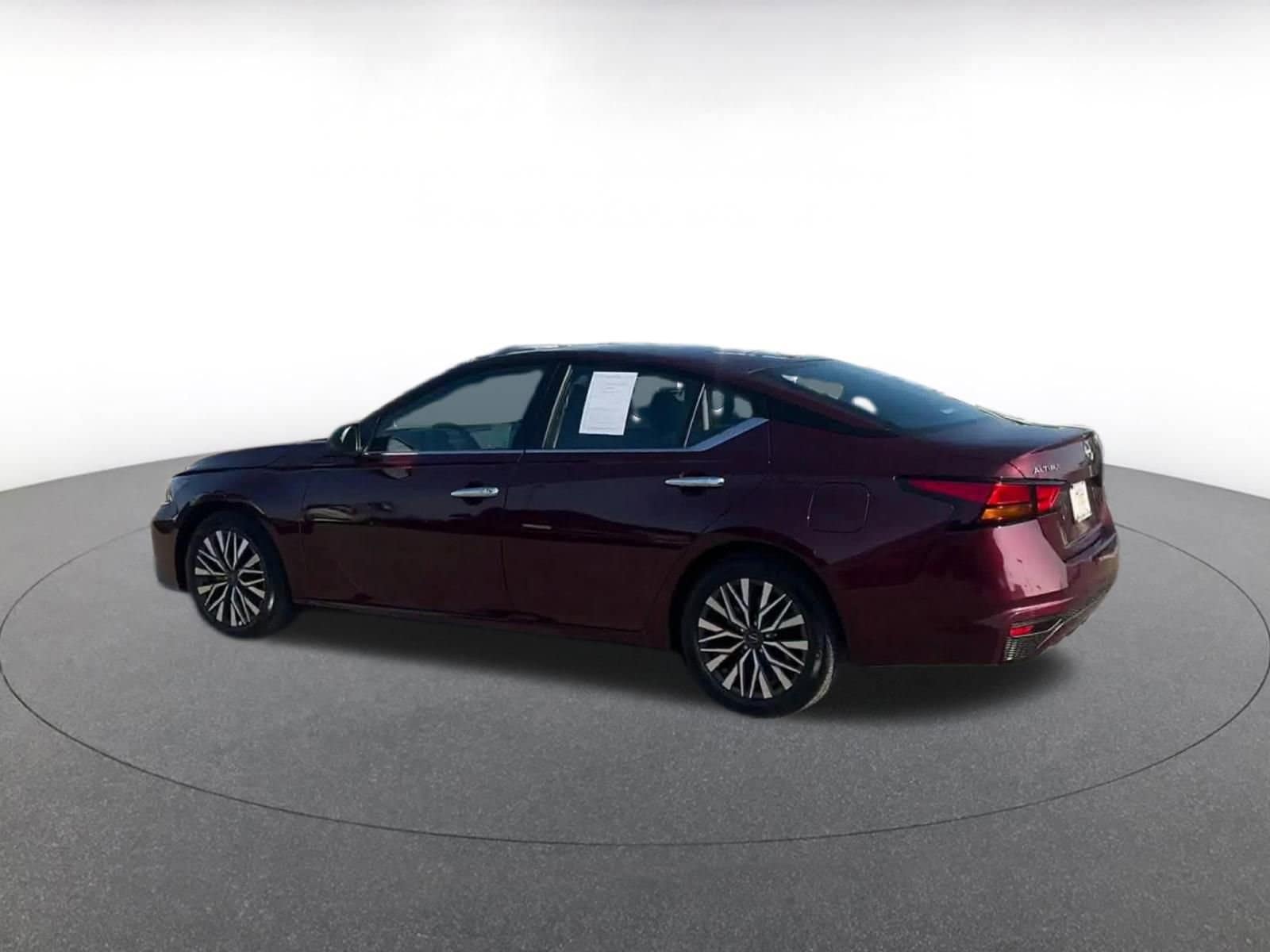 Thumbnail: 2025 Nissan Altima - 10