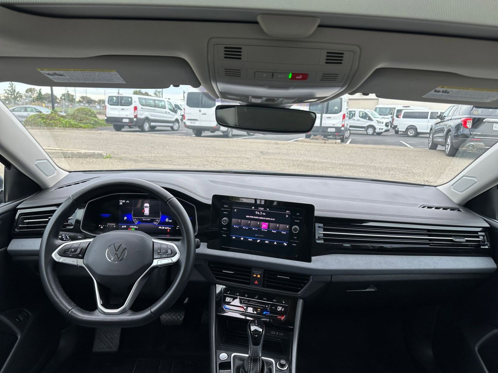 Thumbnail: 2025 Volkswagen Jetta - 35