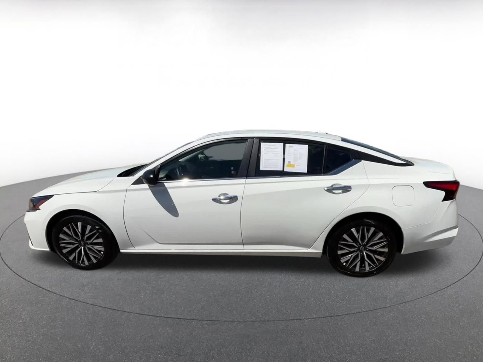 Thumbnail: 2025 Nissan Altima - 9
