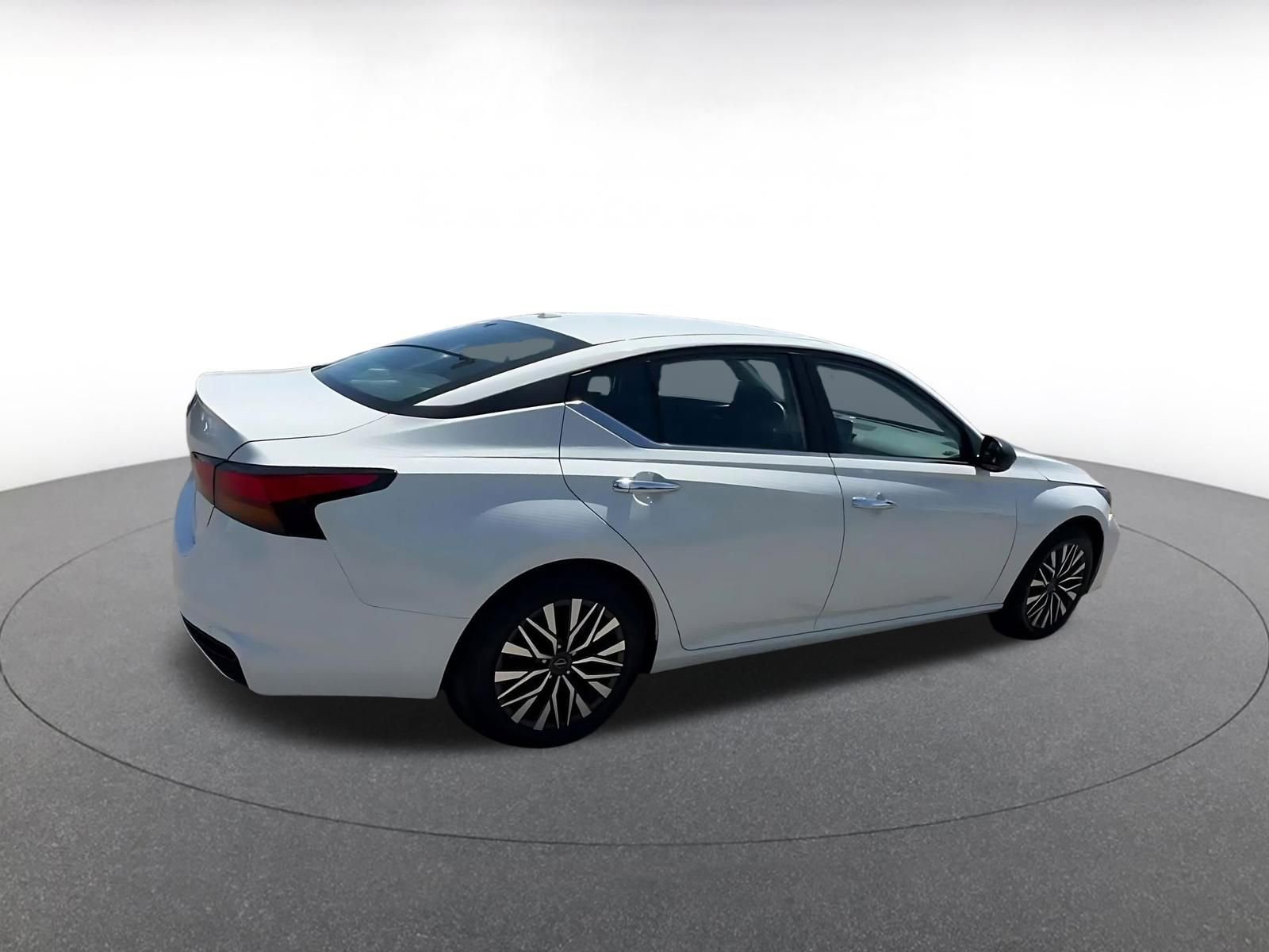 Thumbnail: 2025 Nissan Altima - 14