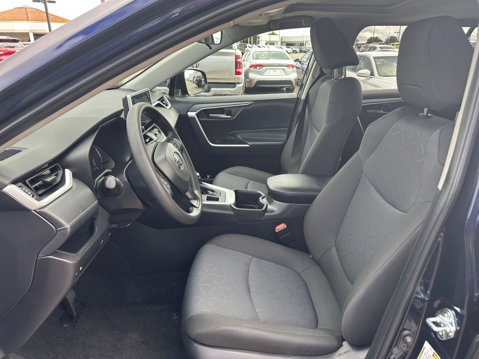 Thumbnail: 2025 Toyota RAV4 - 27