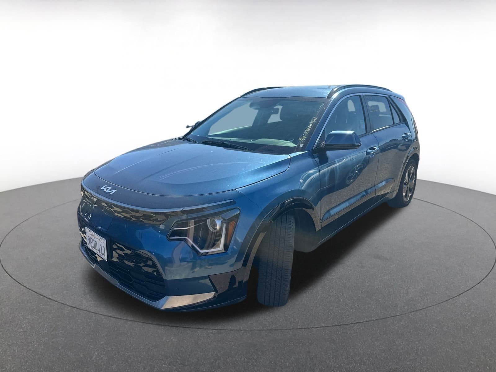 Thumbnail: 2023 Kia Niro - 3