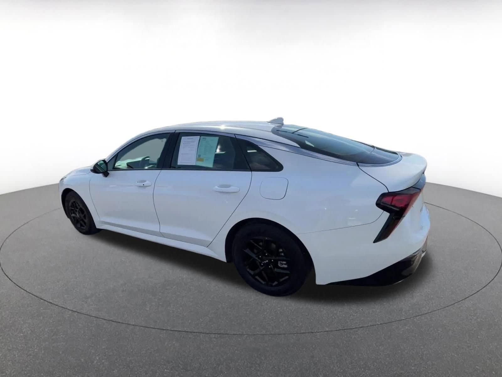 Thumbnail: 2025 Kia K5 - 10