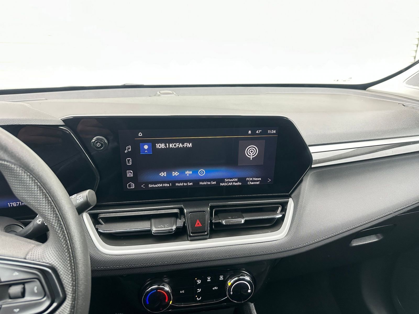 Thumbnail: 2025 Chevrolet TrailBlazer - 21