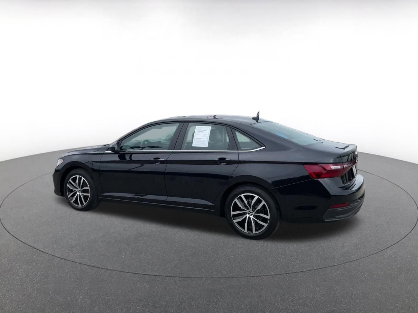 Thumbnail: 2025 Volkswagen Jetta - 10