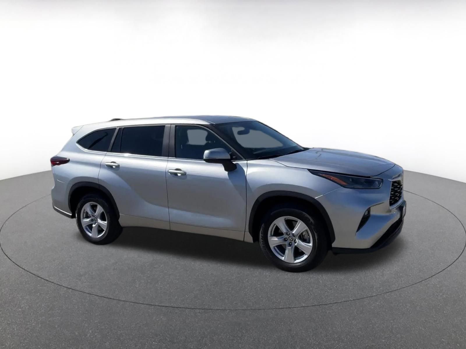 Thumbnail: 2025 Toyota Highlander - 2