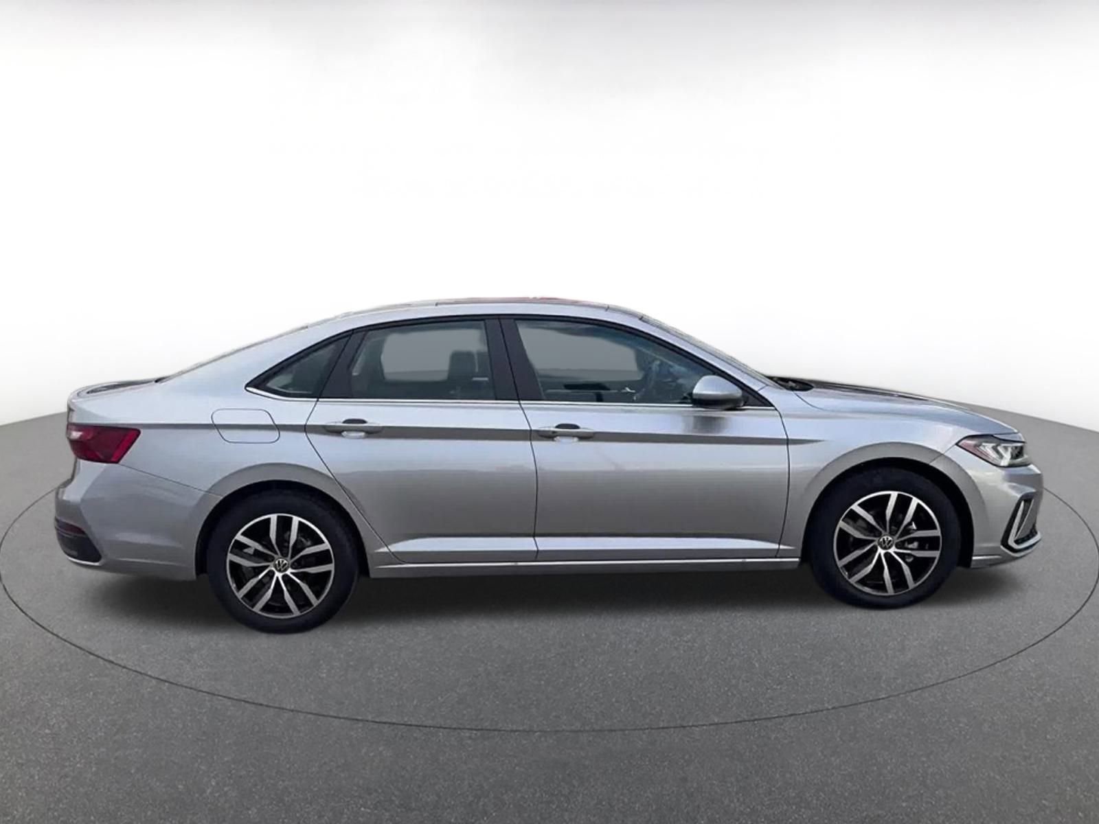 Thumbnail: 2025 Volkswagen Jetta - 16
