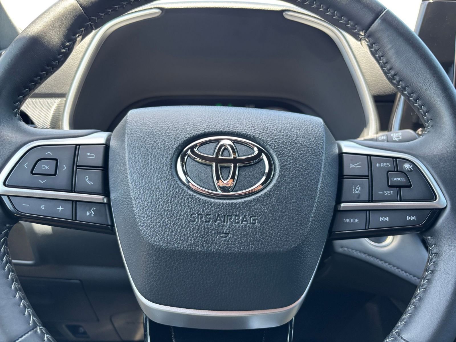 Thumbnail: 2025 Toyota Highlander - 30