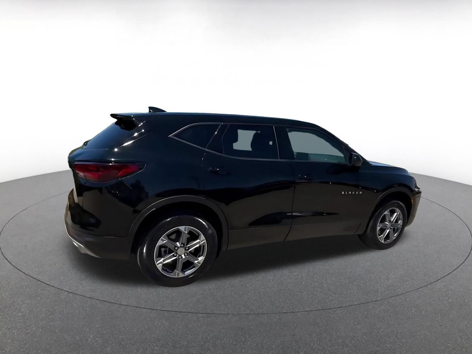 Thumbnail: 2026 Chevrolet Blazer - 15