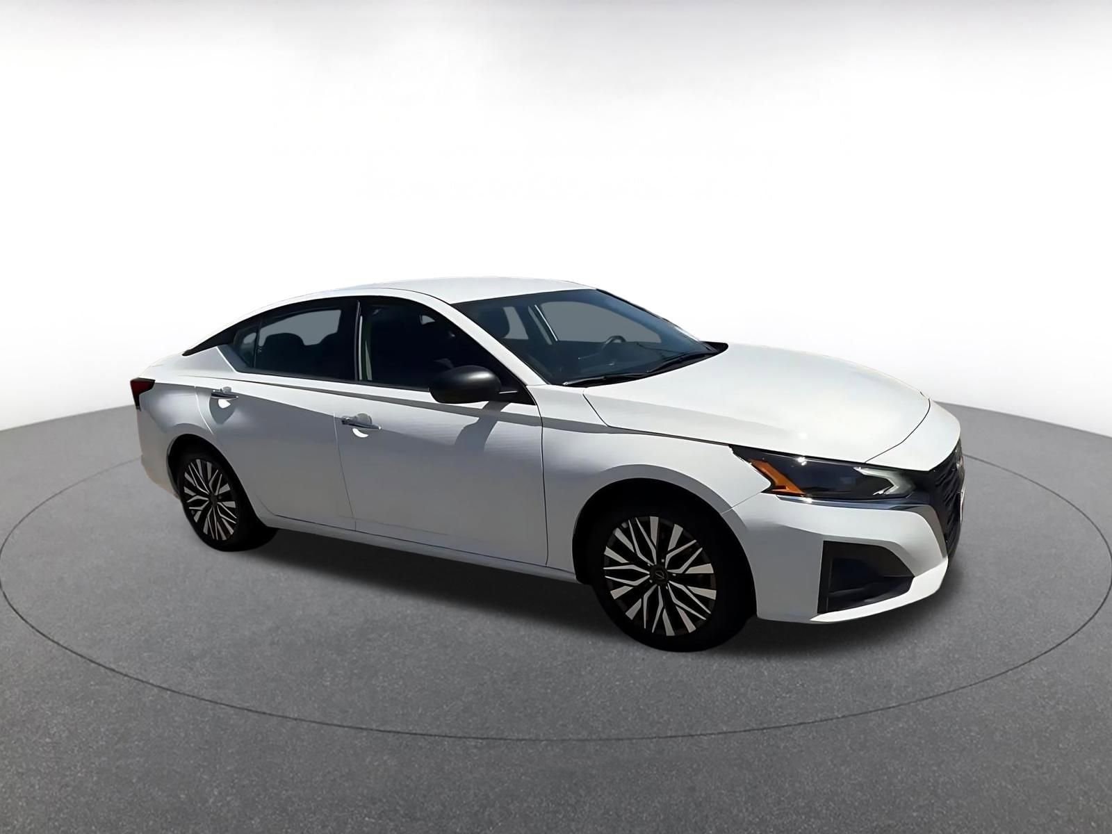 Thumbnail: 2025 Nissan Altima - 2