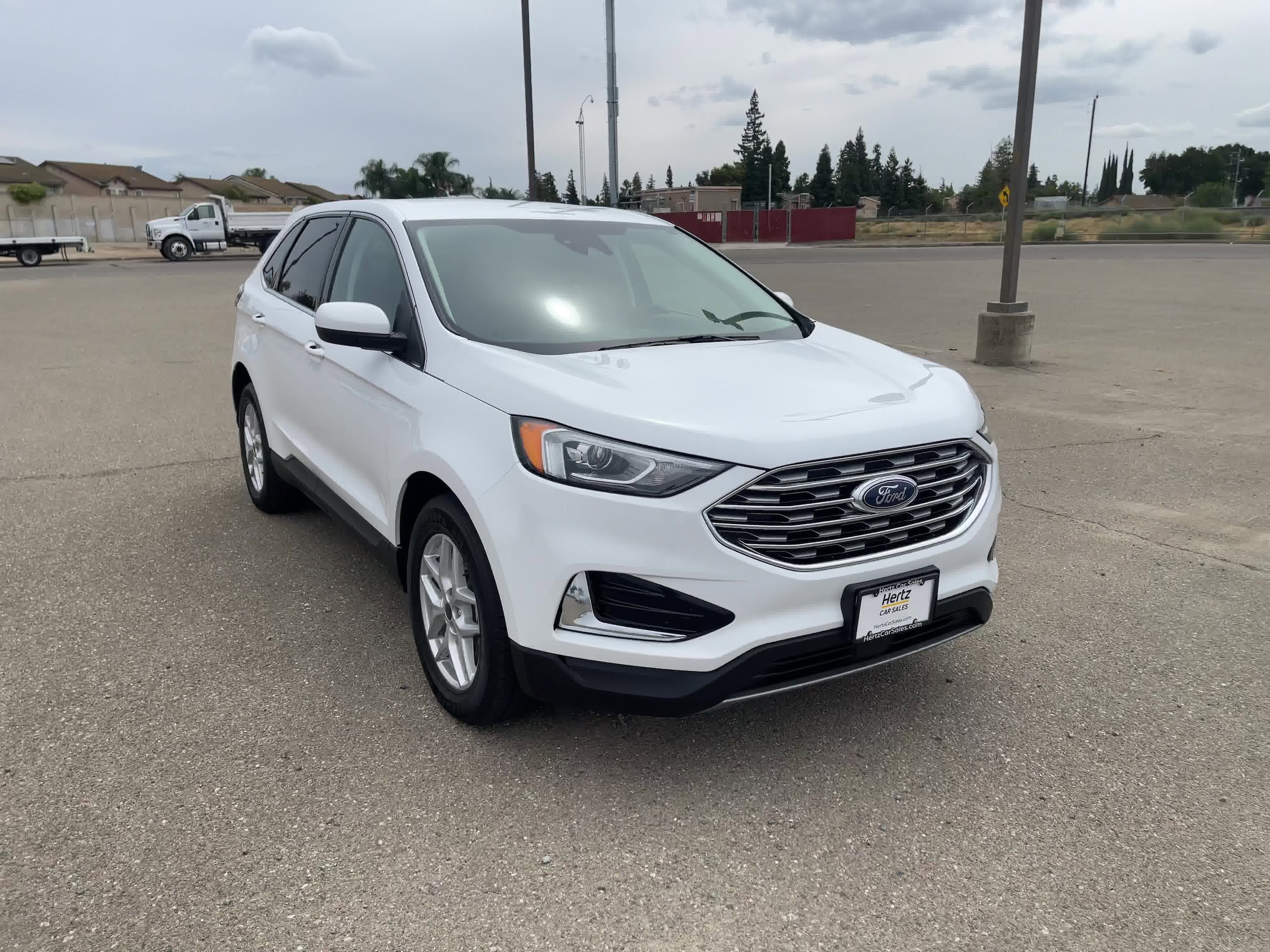 2022 Ford Edge  3