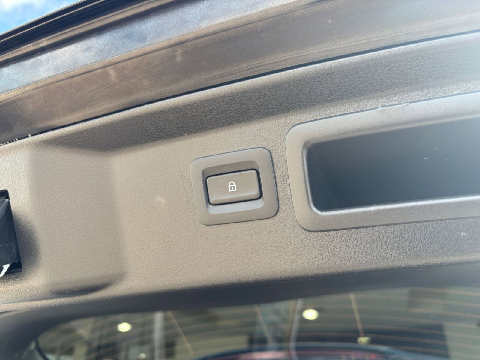 Thumbnail: 2025 Mazda CX-50 - 22