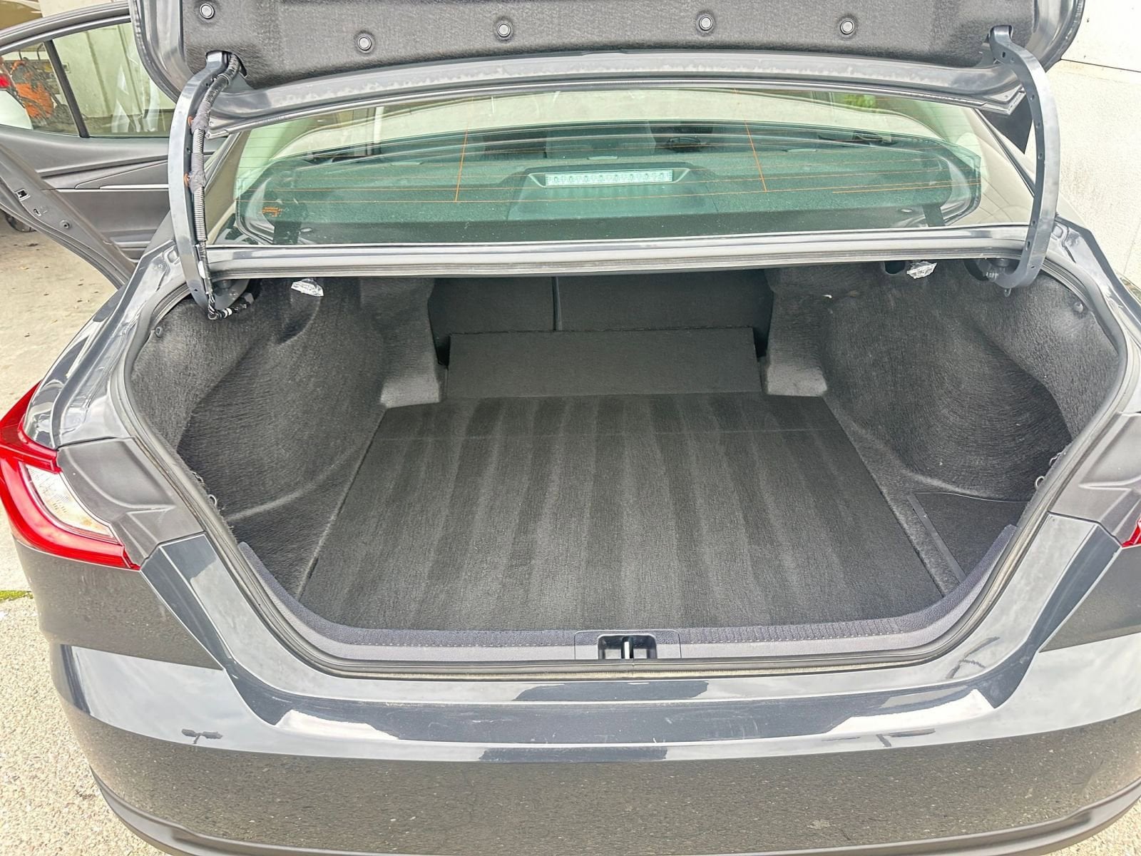 Thumbnail: 2025 Toyota Camry - 31